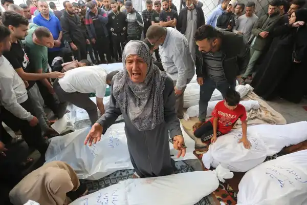 Financial Times: Israeli air strikes wiped out entire families in Gaza