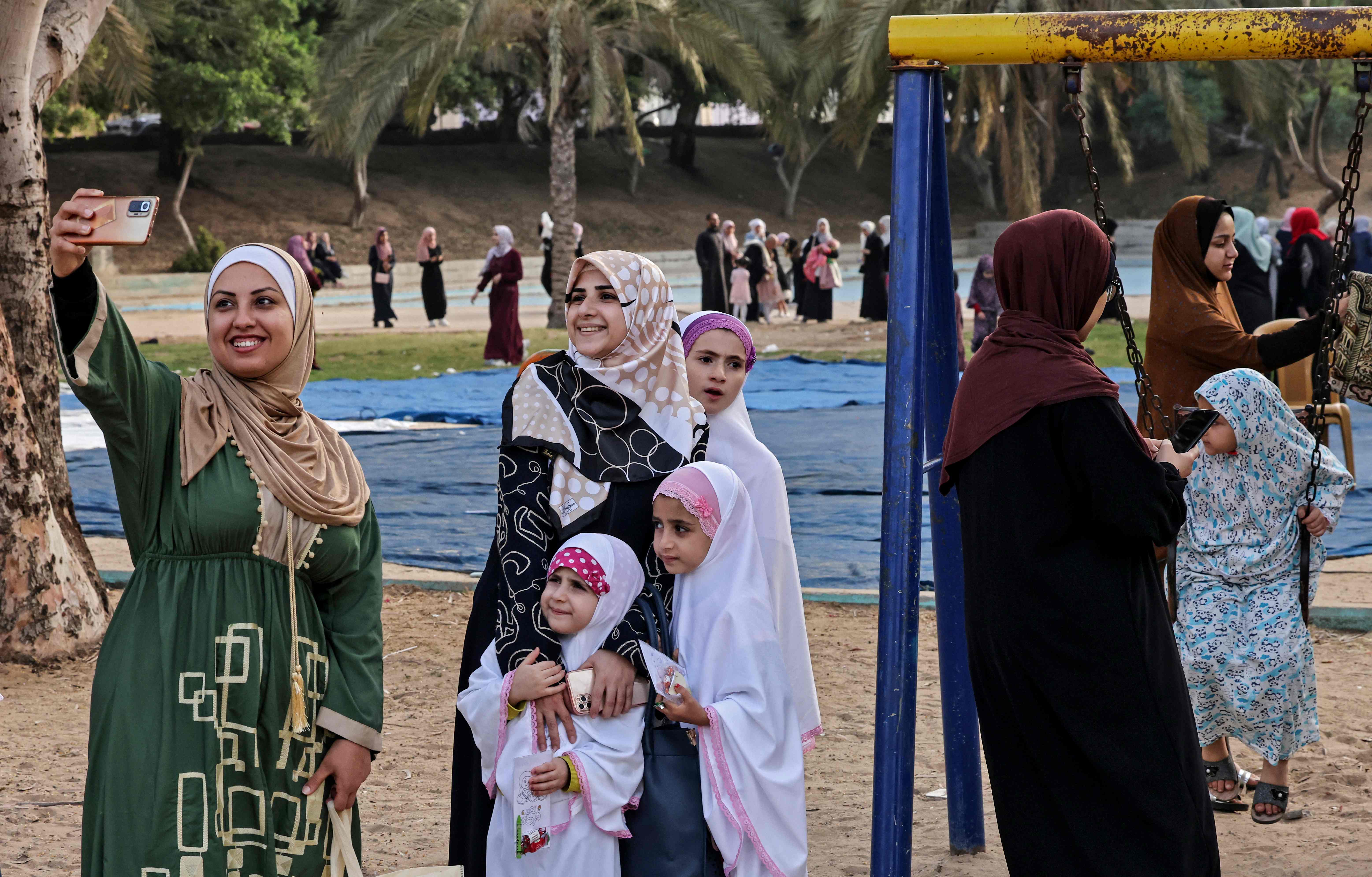 من أجواء العيد في الأراضي الفلسطينية .. تصوير: "الفرنسية"