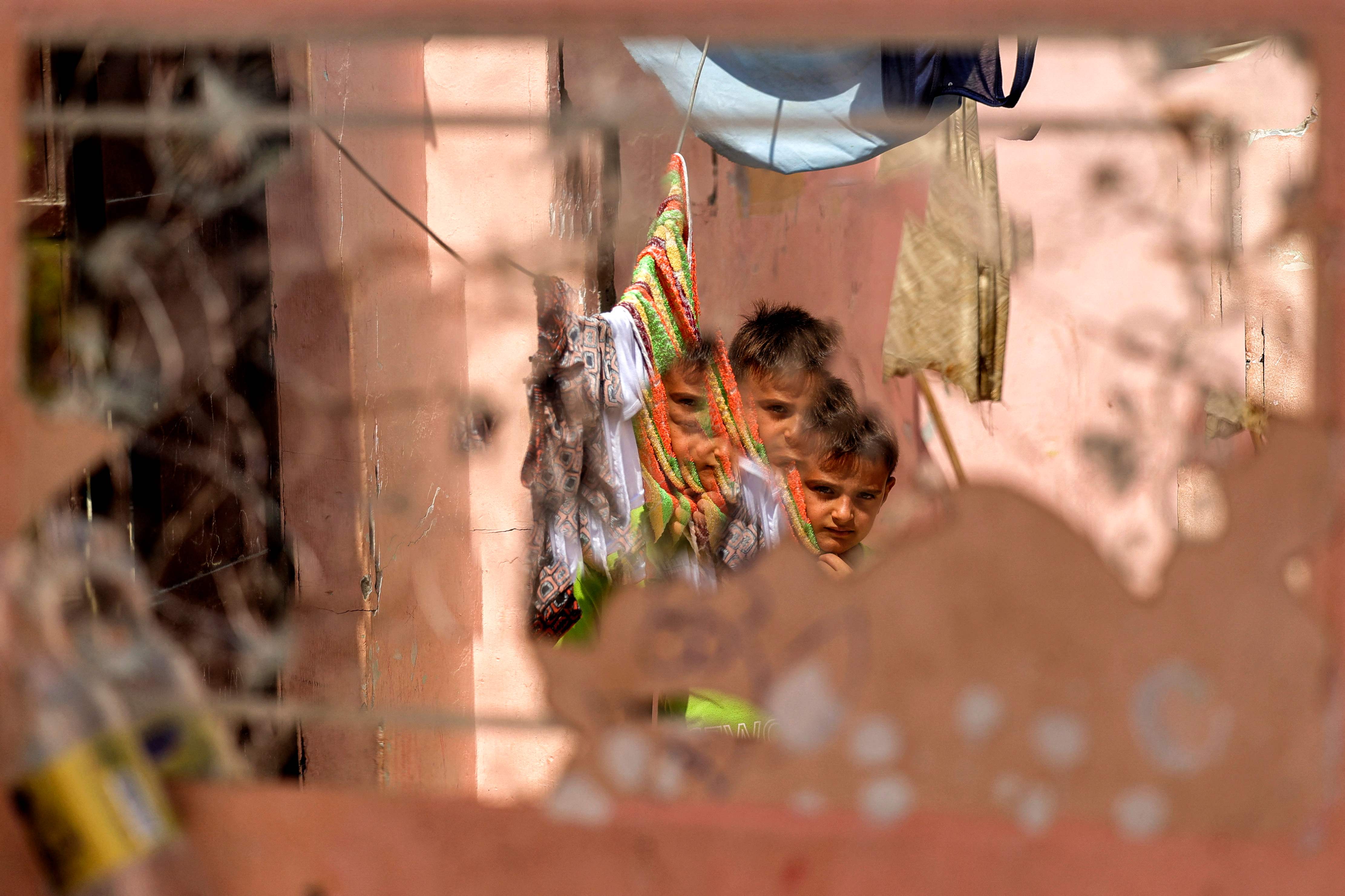 حياة اللاجئين الفلسطينيين في مخيم جباليا شمال قطاع غزة .. تصوير: "الفرنسية"