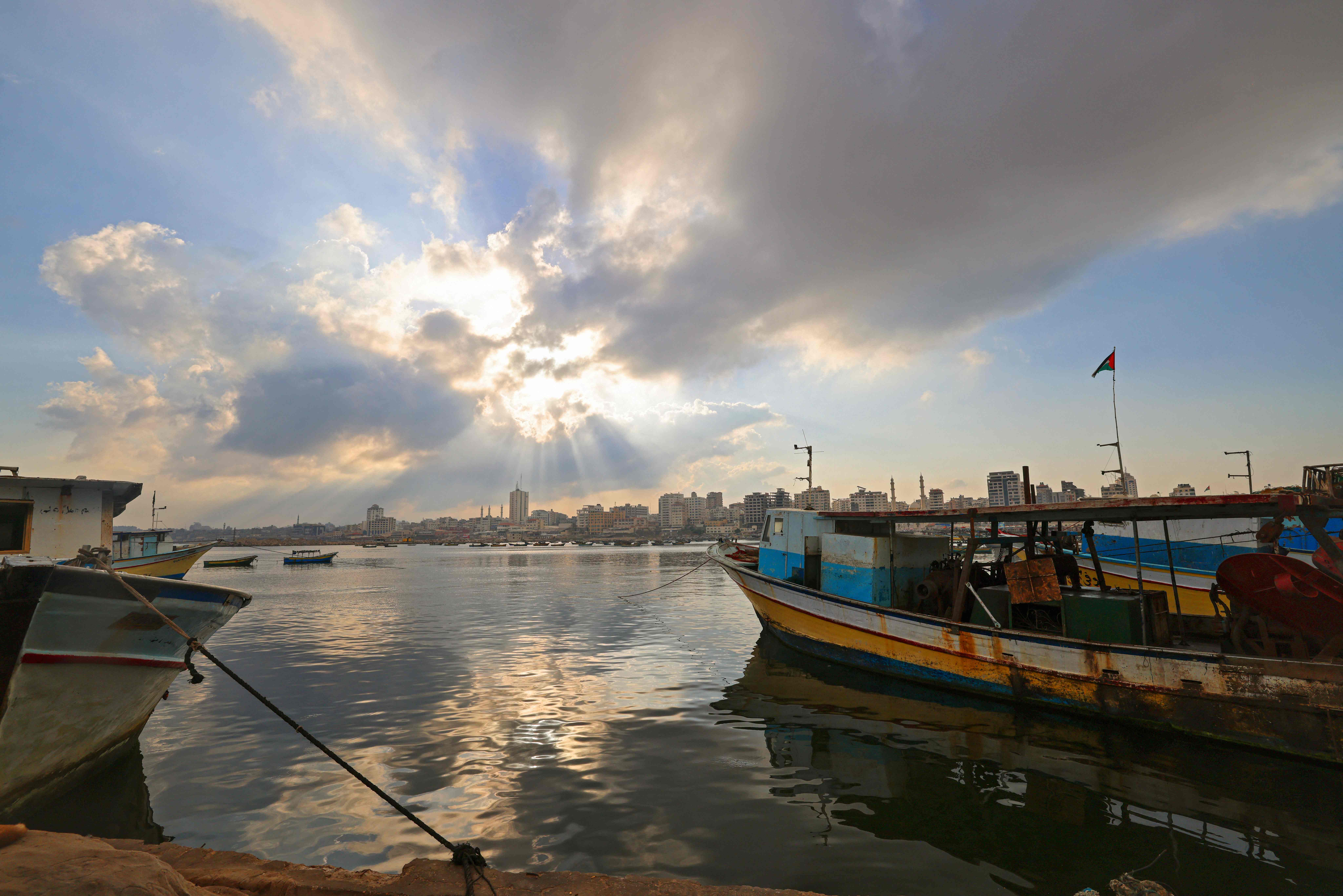 أجواء ميناء غزة .. تصوير: "الفرنسية"