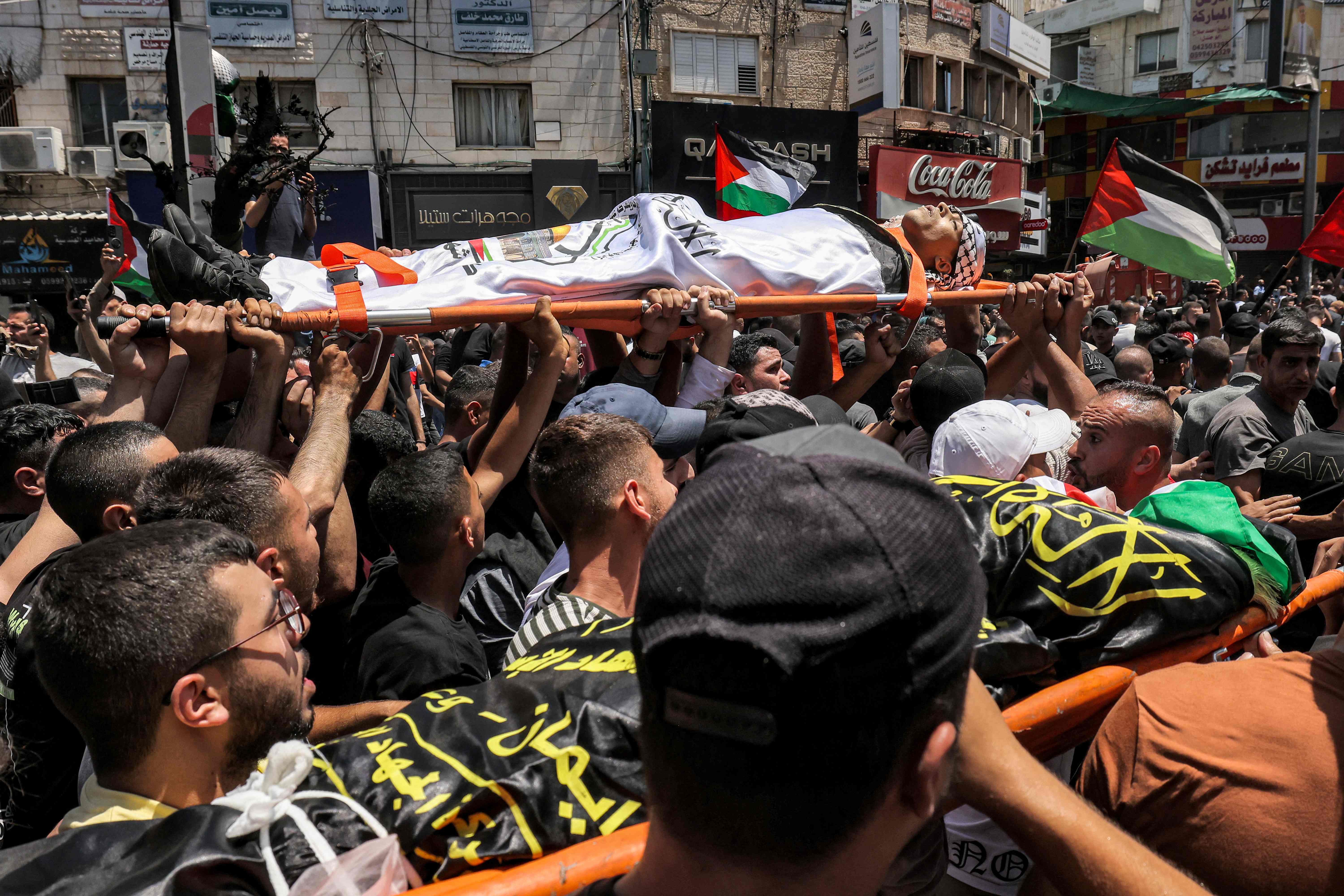 تشييع مهيب لشهداء جنين .. تصوير: "الفرنسية"