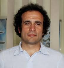 عمرو حمزاوي