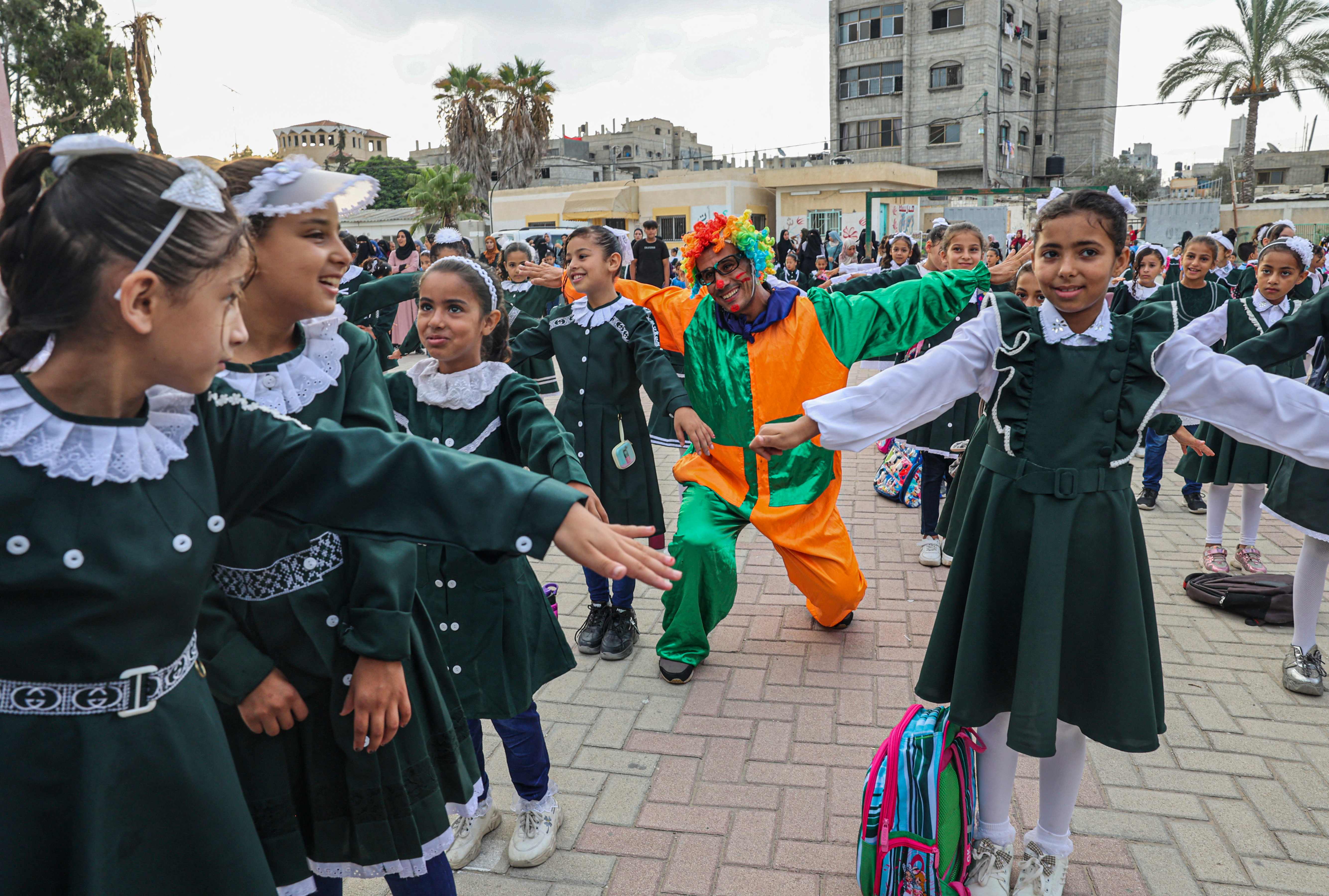 موسم دراسي جديد في فلسطين .. تصوير: "الفرنسية"