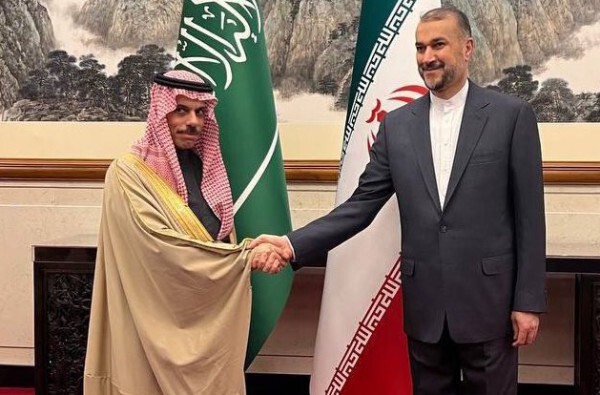 طهران - (أ ف ب)