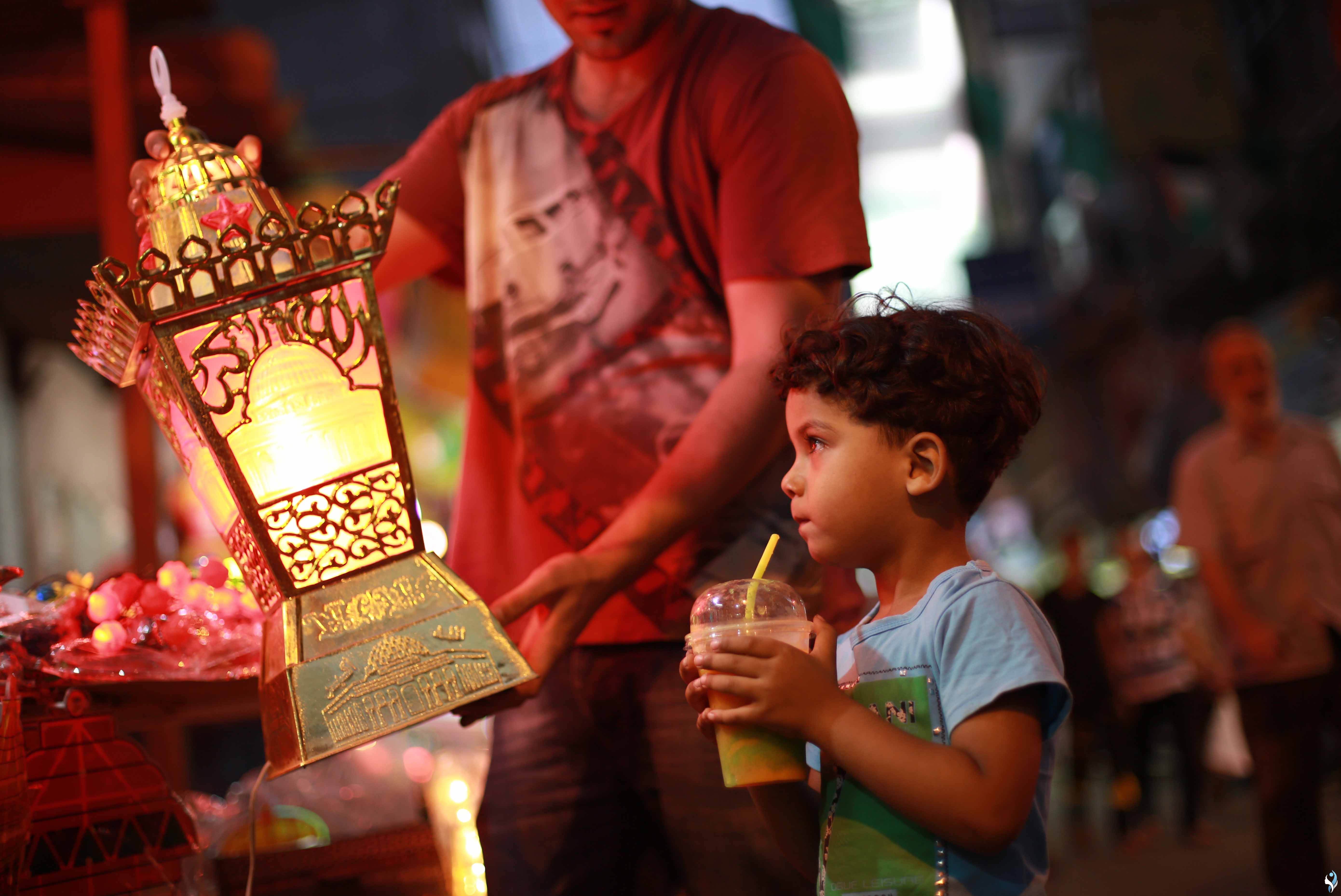 رمضان في غزة: فرح رمزي وسط معاناة يومية قاسية