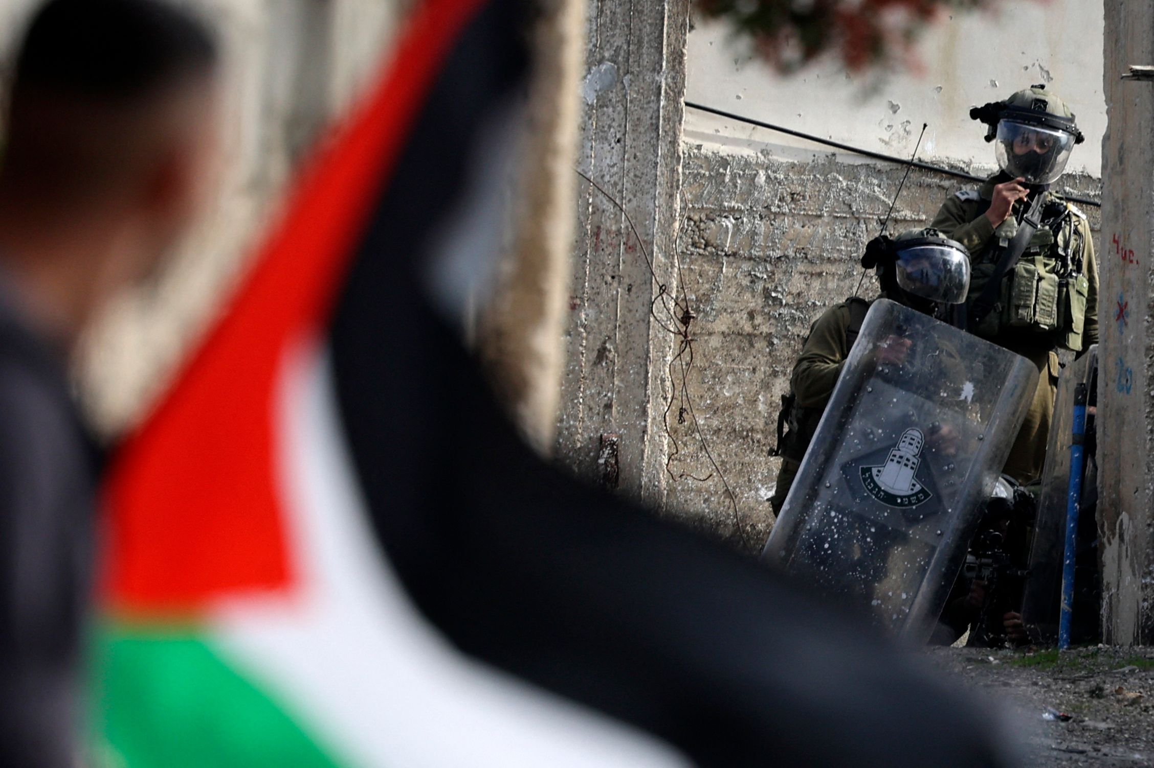 من المواجهات في كفر قدوم شرق قلقيلية .. تصوير: "الفرنسية"