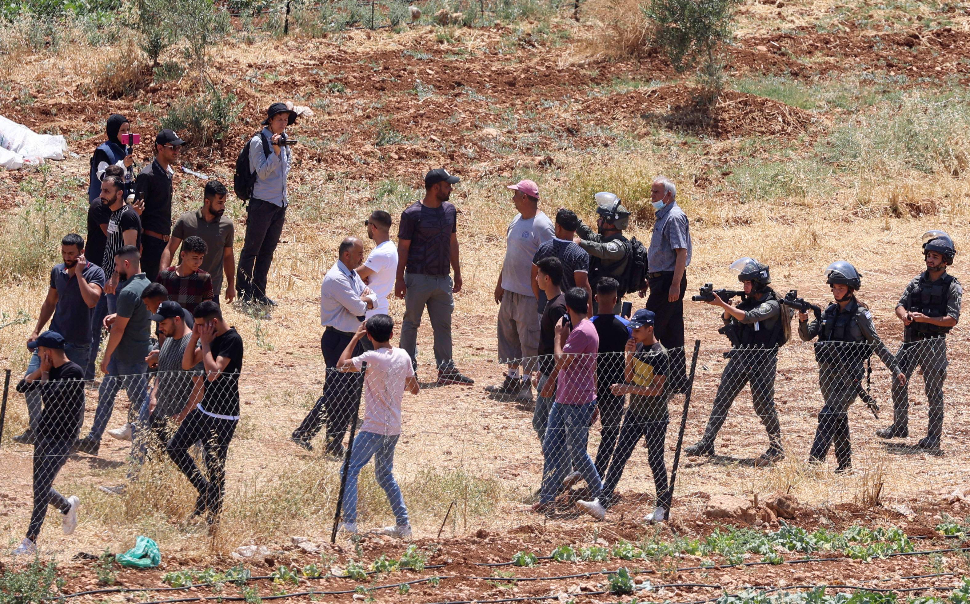من المواجهات في قريوت جنوب نابلس .. تصوير: "الفرنسية"