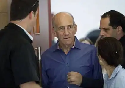 Interview between Al-Qudwa and Olmert on "CNN": A call to stop the war and end the Israeli madness
