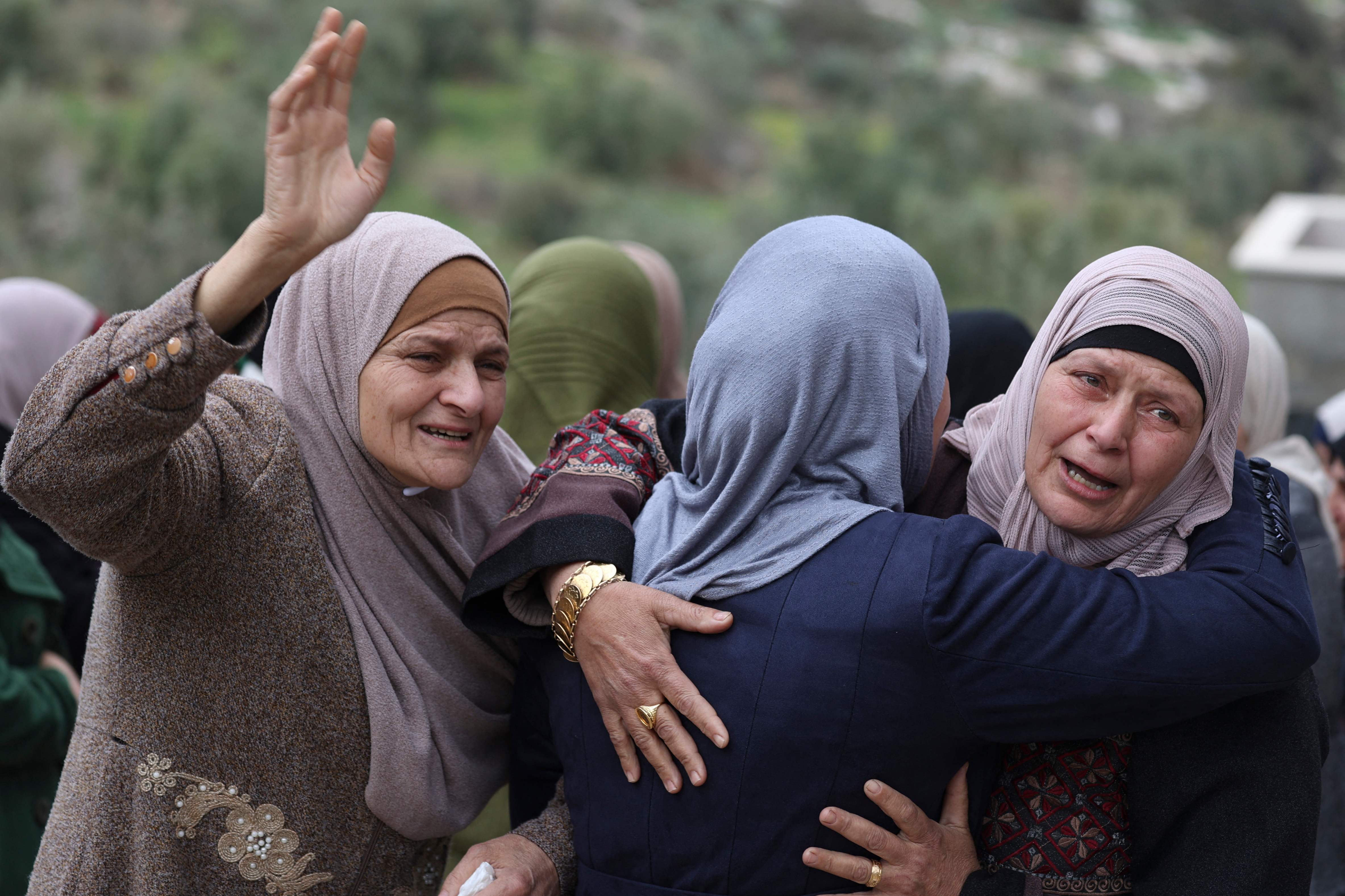من وداع وتشييع شهداء جنين .. تصوير: "الفرنسية"