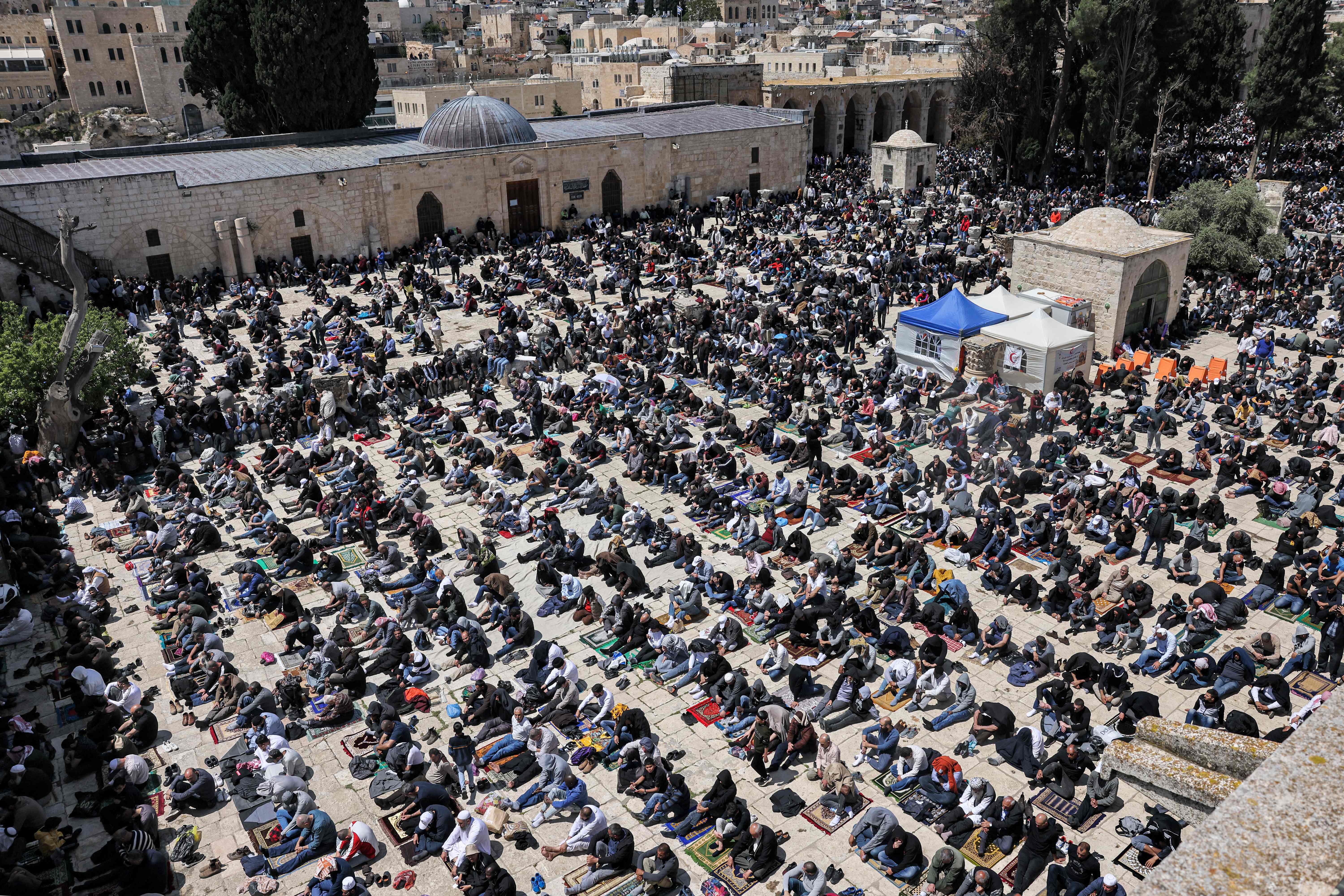 من صلاة الجمعة في المسجد الأقصى .. تصوير: "الفرنسية"
