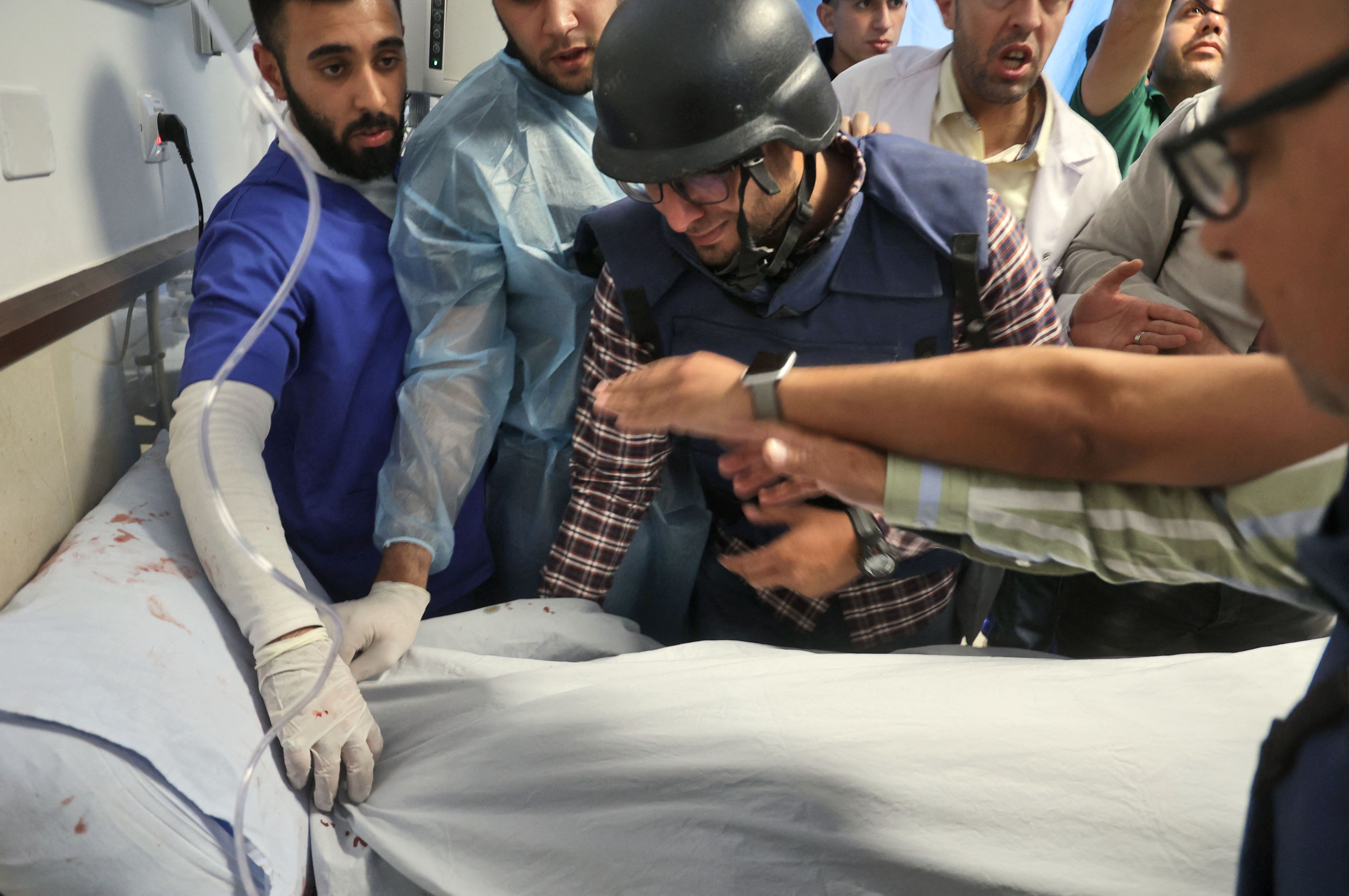 جثمان الشهيدة الزميلة شيرين أبو عاقلة .. تصوير: "الفرنسية"