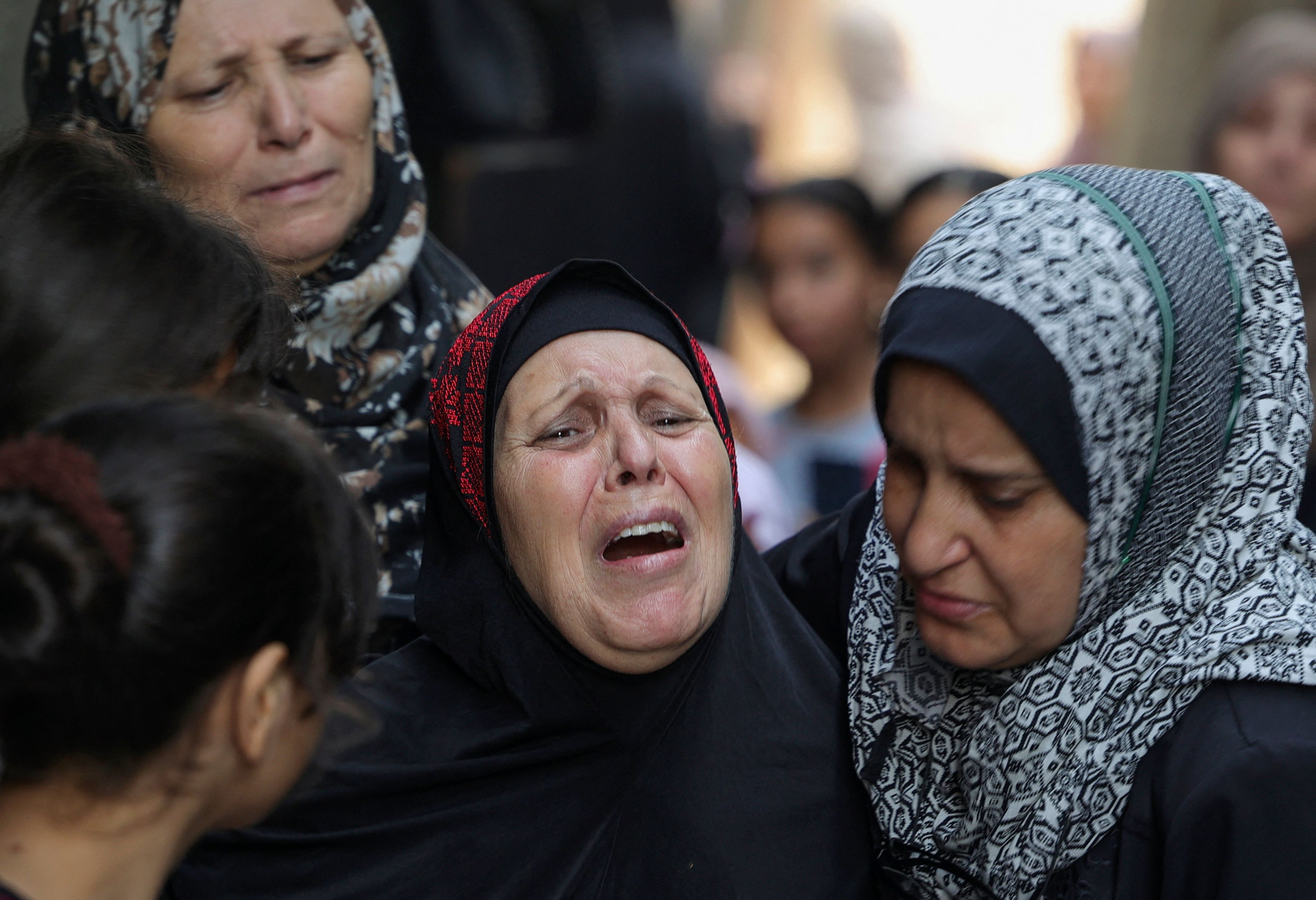 غزة تشيع فلذات أكبادها .. تصوير: "الفرنسية"
