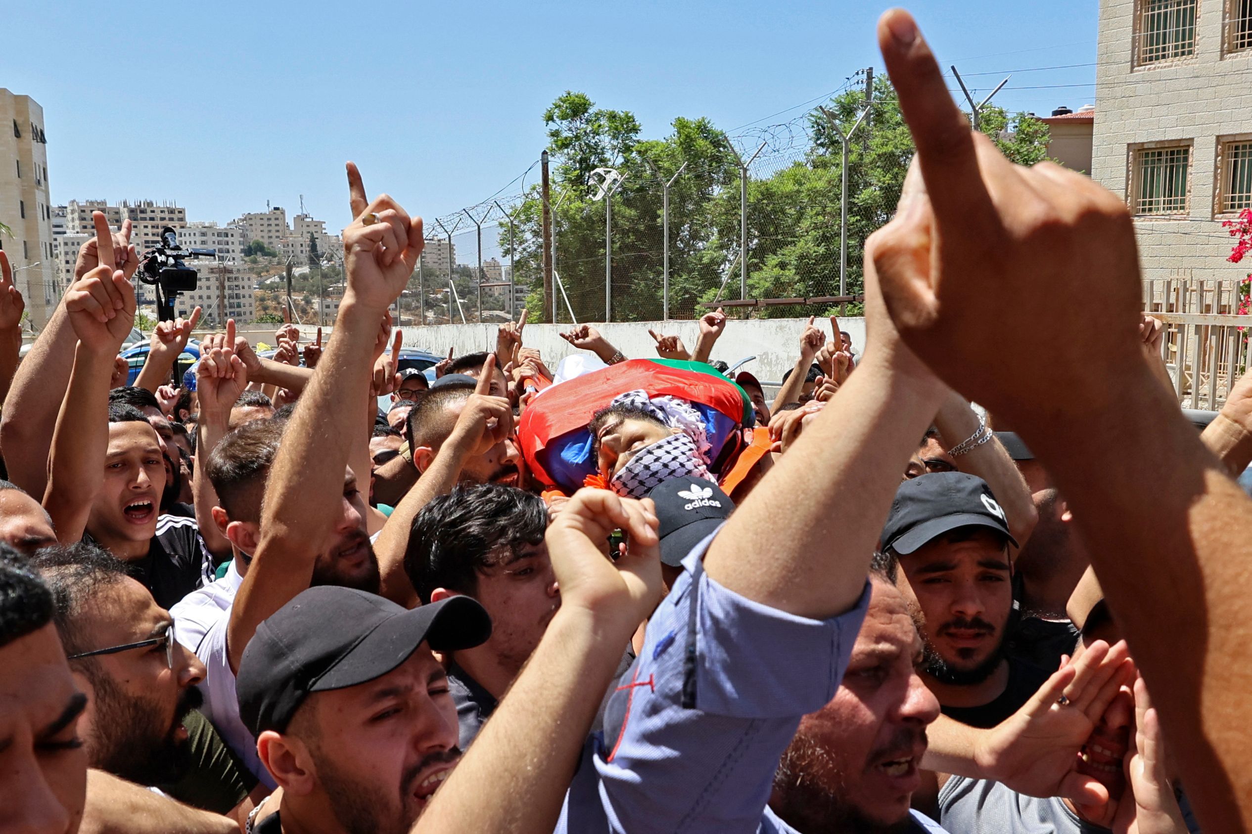 من تشييع جثمان الشهيد محمد ندى في نابلس .. تصوير:  "الفرنسية"