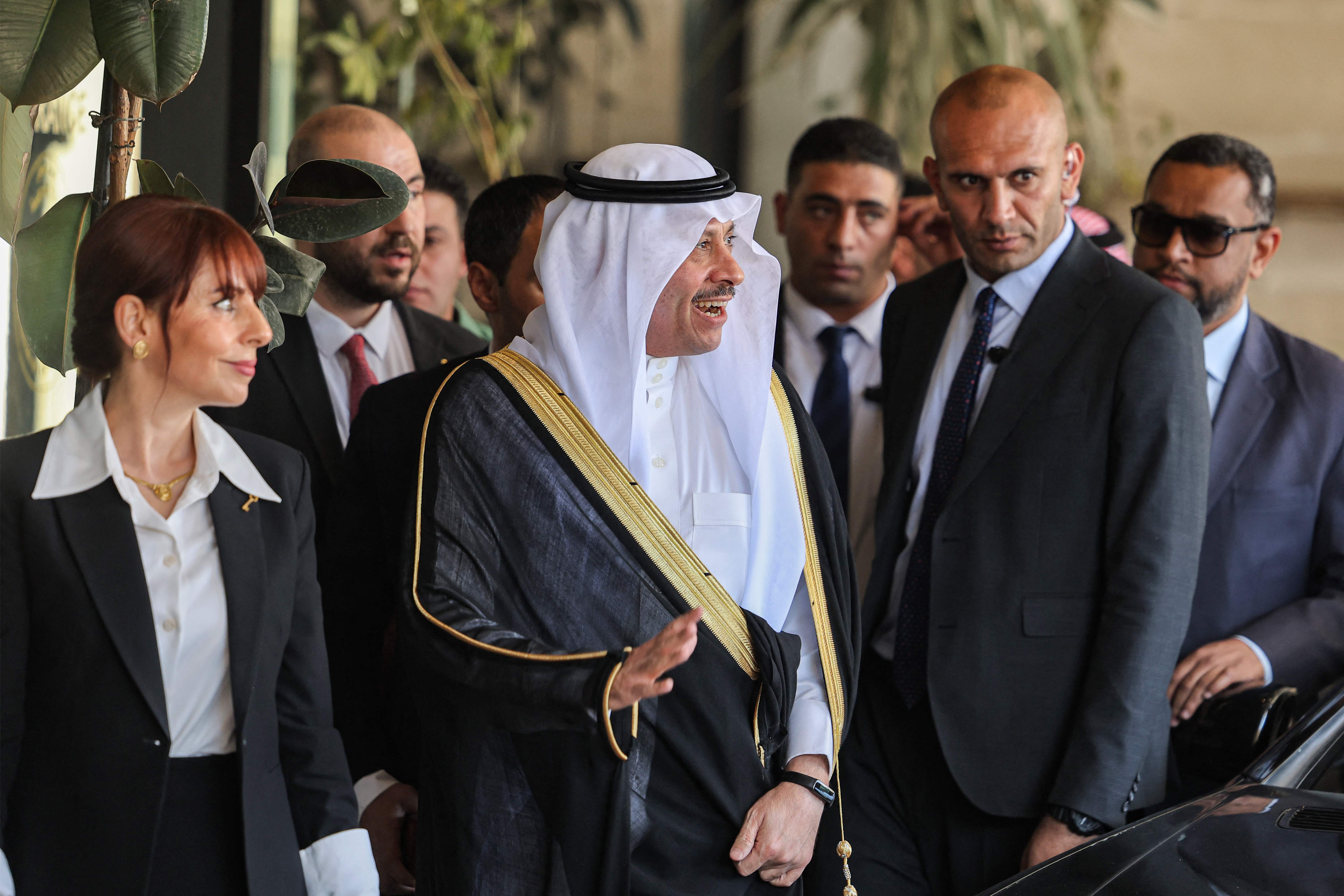 السفير السعودي نايف السديري في زيارة تاريخية لفلسطين .. تصوير: "الفرنسية"