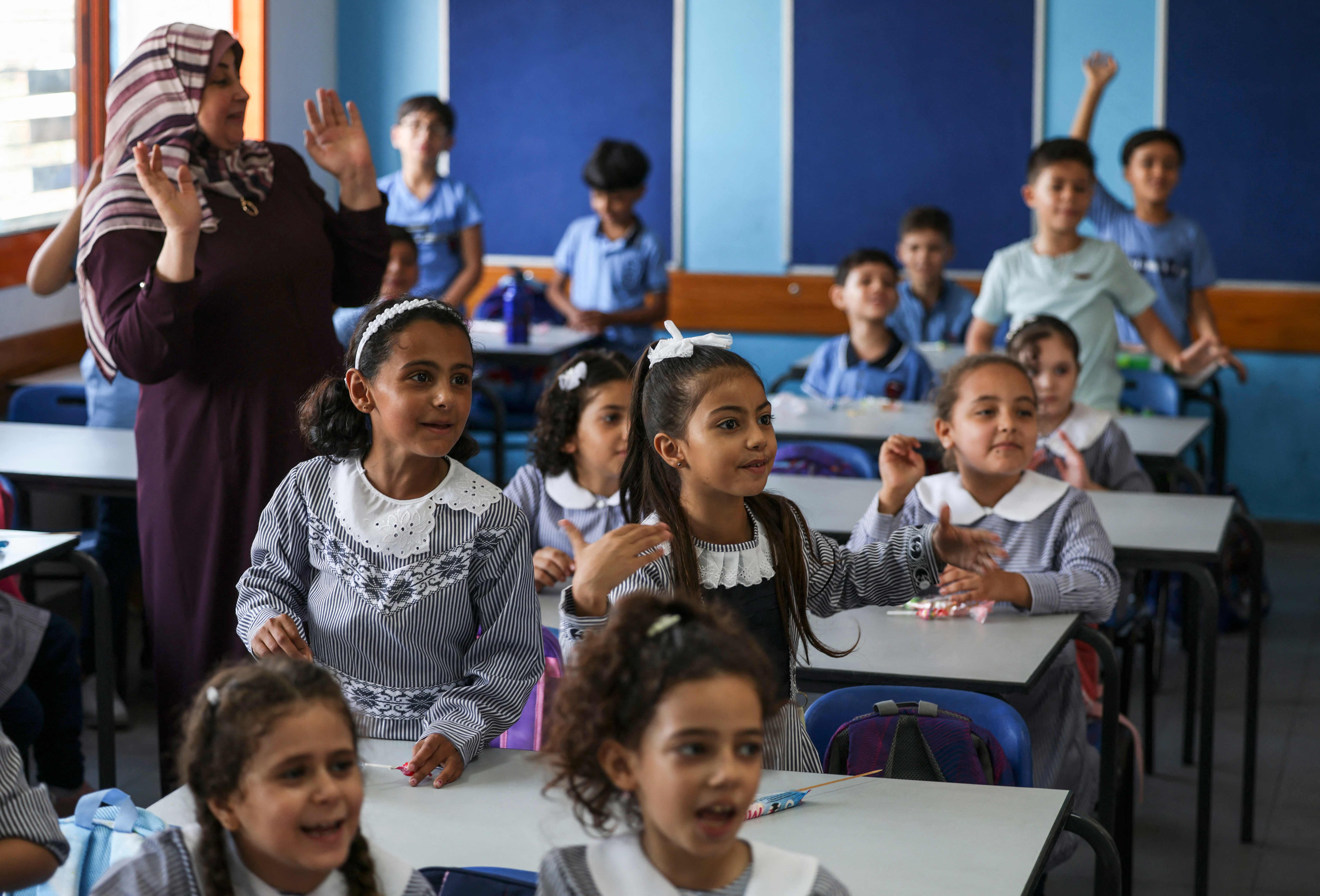 موسم دراسي جديد في فلسطين .. تصوير: "الفرنسية"