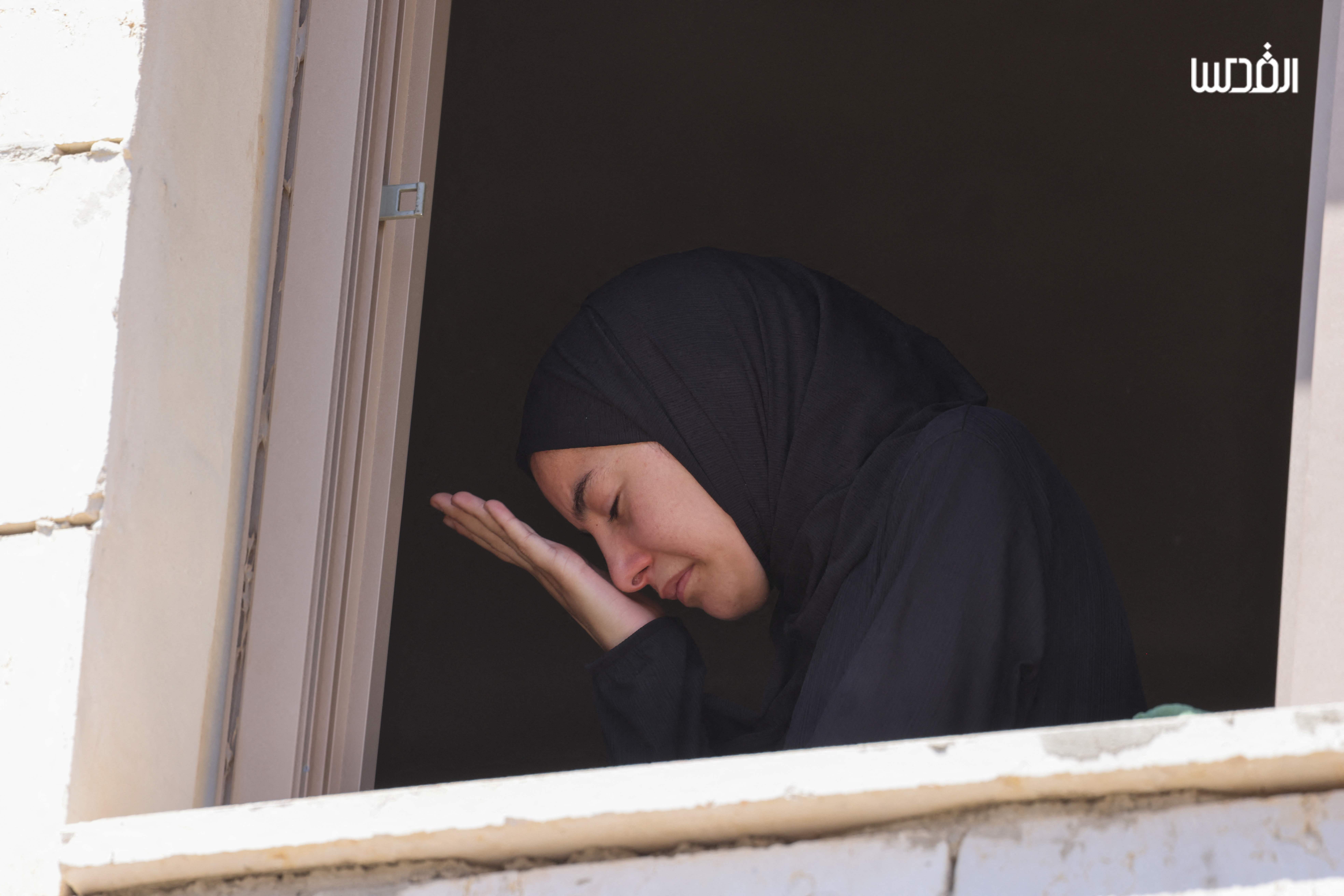وداع مؤثر للشهيد قصي معطان في بلدة برقة شرق رام الله  .. تصوير: "الفرنسية"