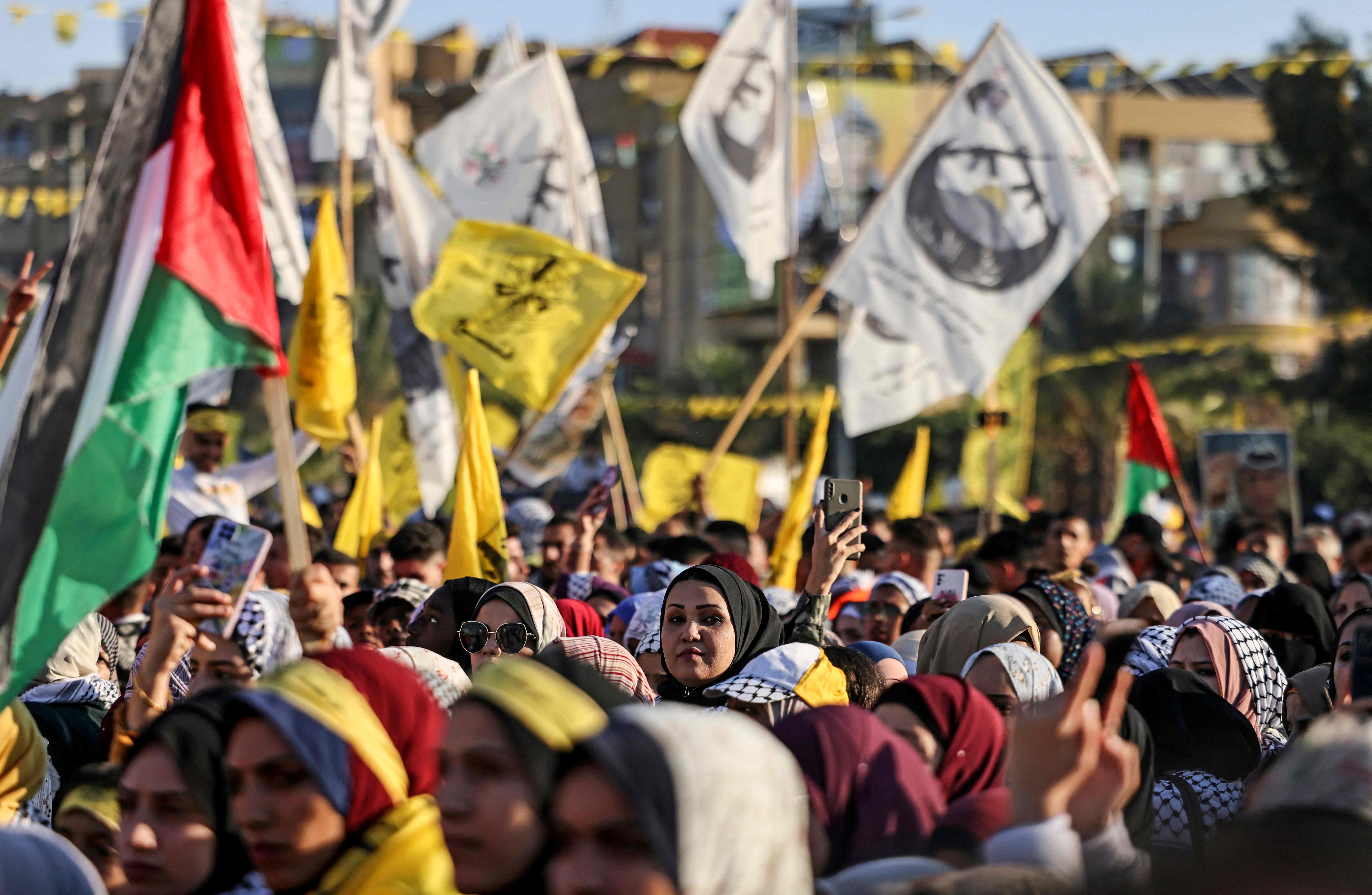 من مهرجان حركة "فتح" بغزة لإحياء ذكرى الرئيس الراحل ياسر عرفات .. تصوير: "الفرنسية"