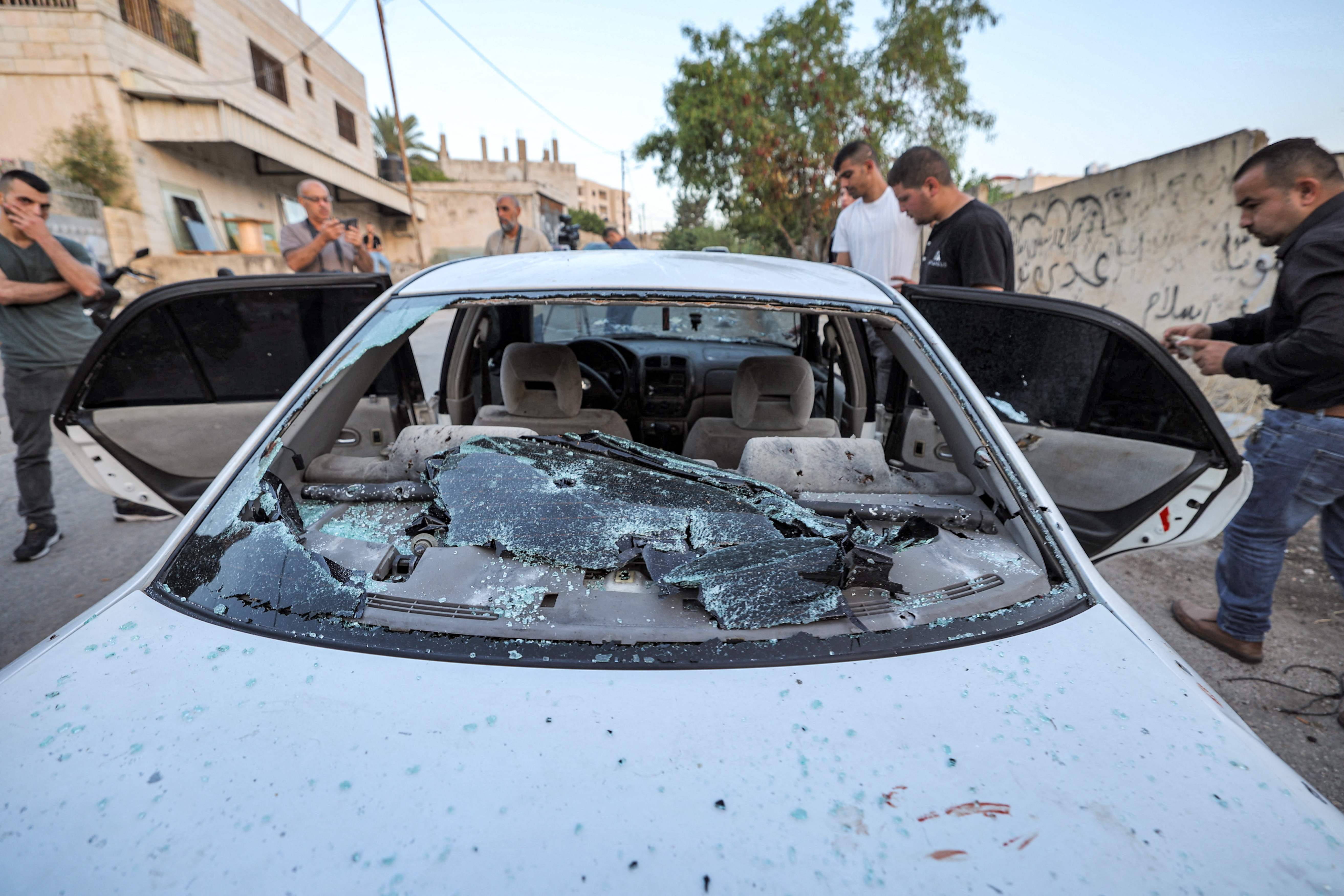 صورة المركبة التي تم فيها اغتيال شهداء جنين.. تصوير: "الفرنسية"