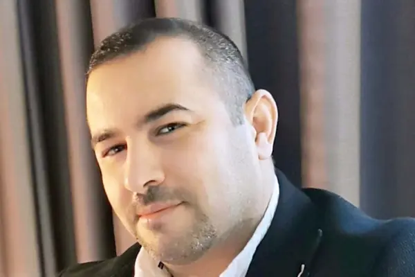 إياد أبو روك