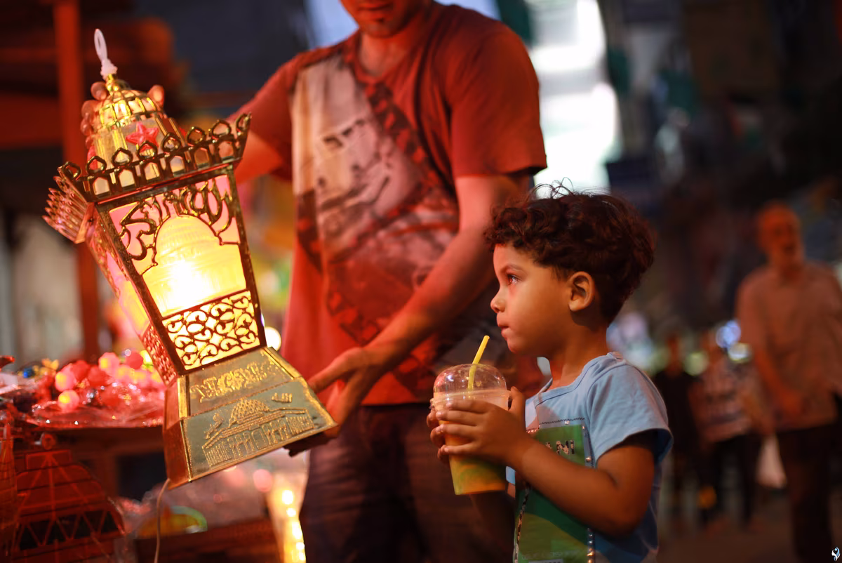 رمضان في غزة: فرح رمزي وسط معاناة يومية قاسية