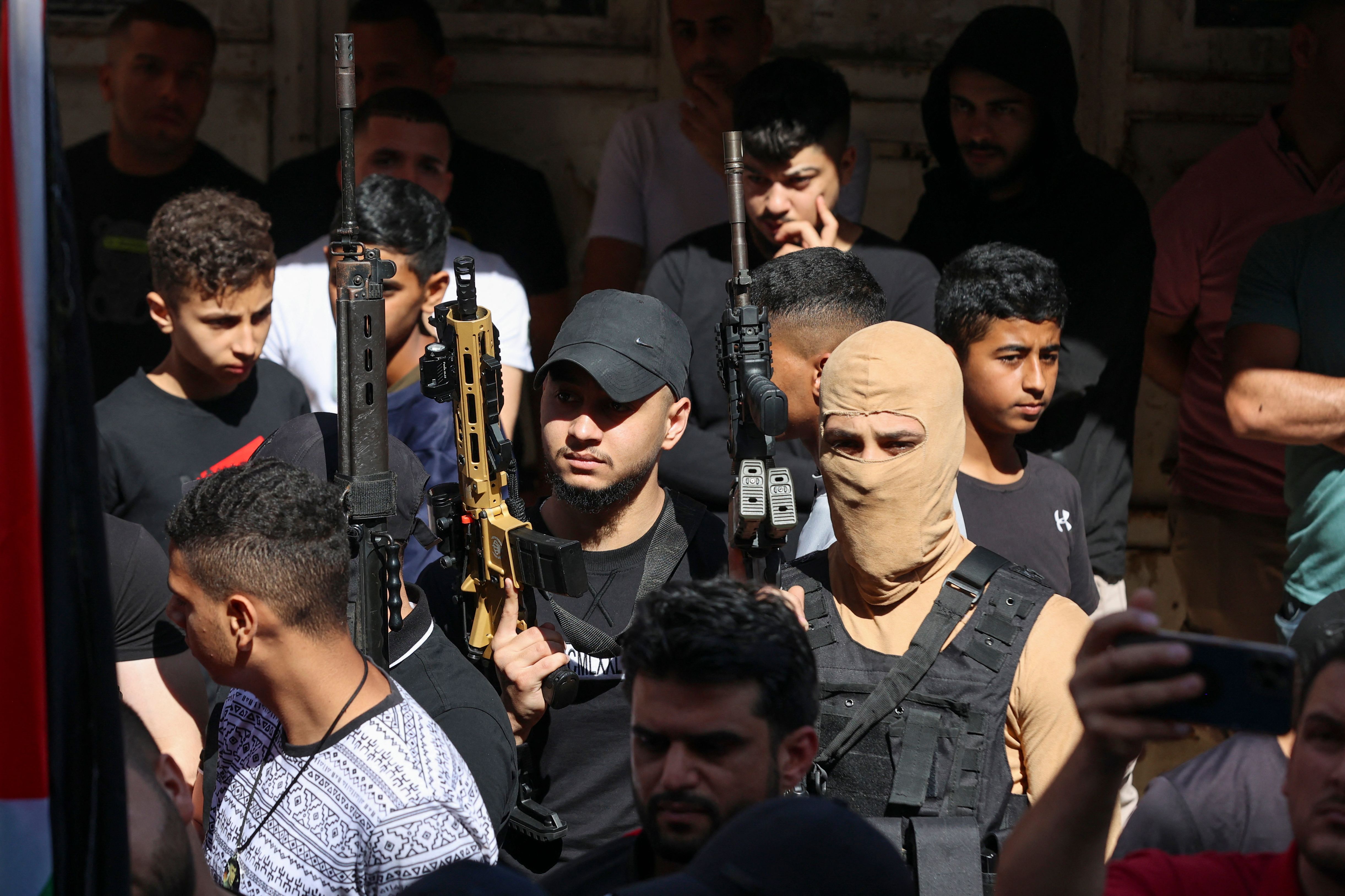 من تشييع شهداء مخيم بلاطة .. تصوير: "الفرنسية"