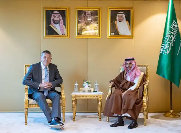القدس" - دوت كوم - الشرق الأوسط