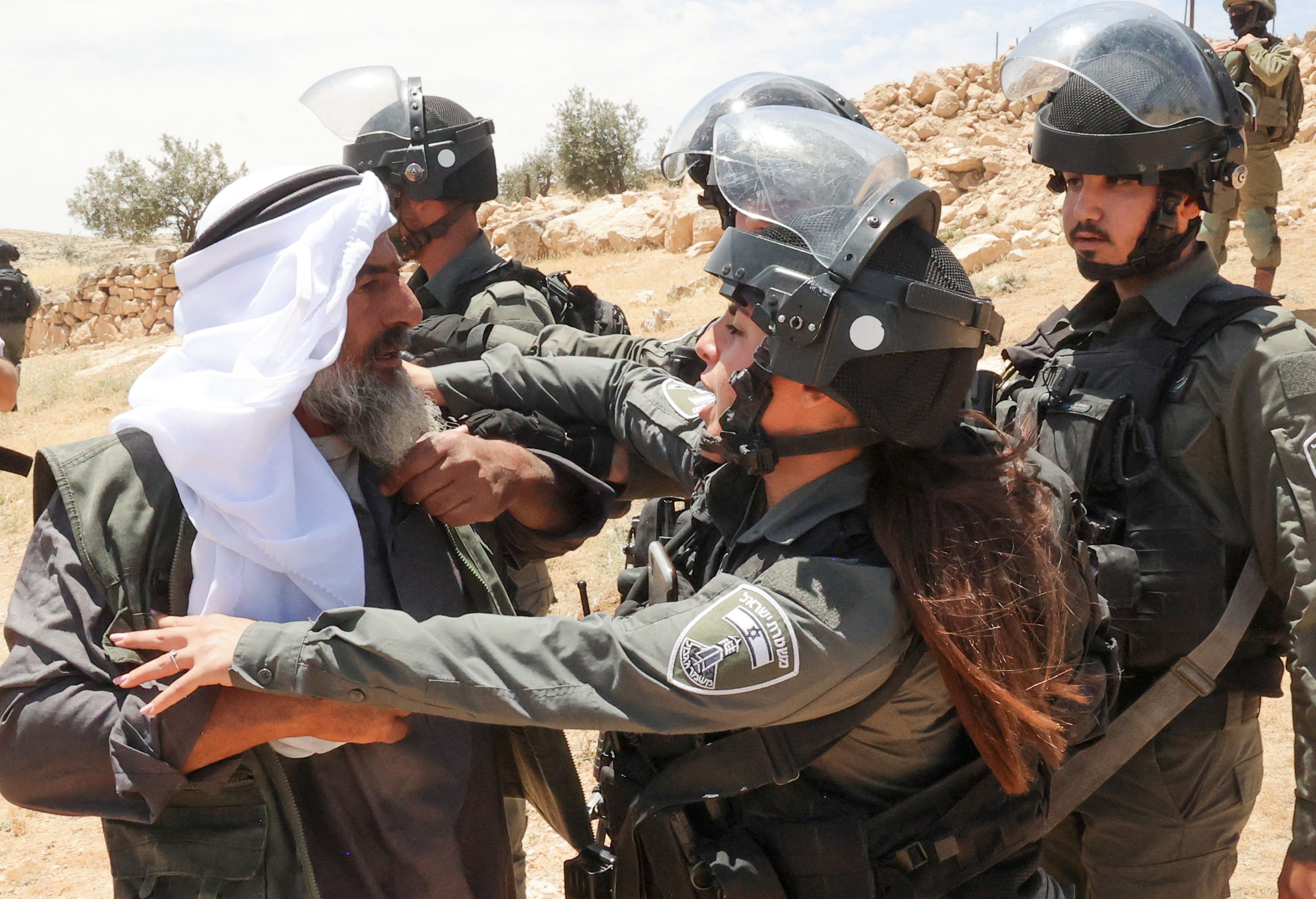 قمع قوات الاحتلال مسيرة في مسافر يطا بالخليل .. تصوير: "الفرنسية"