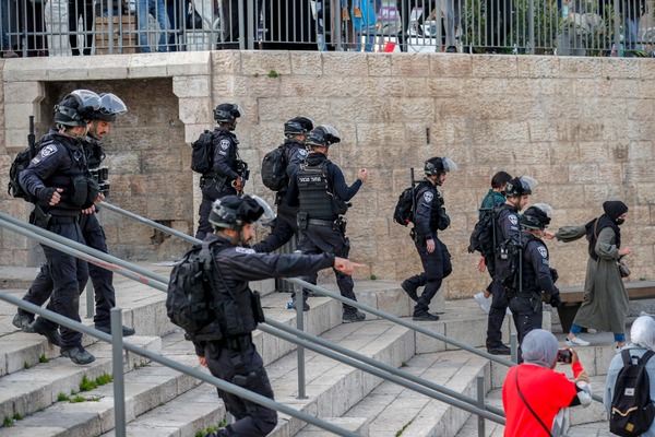 ترجمة خاصة بـ "القدس" دوت كوم