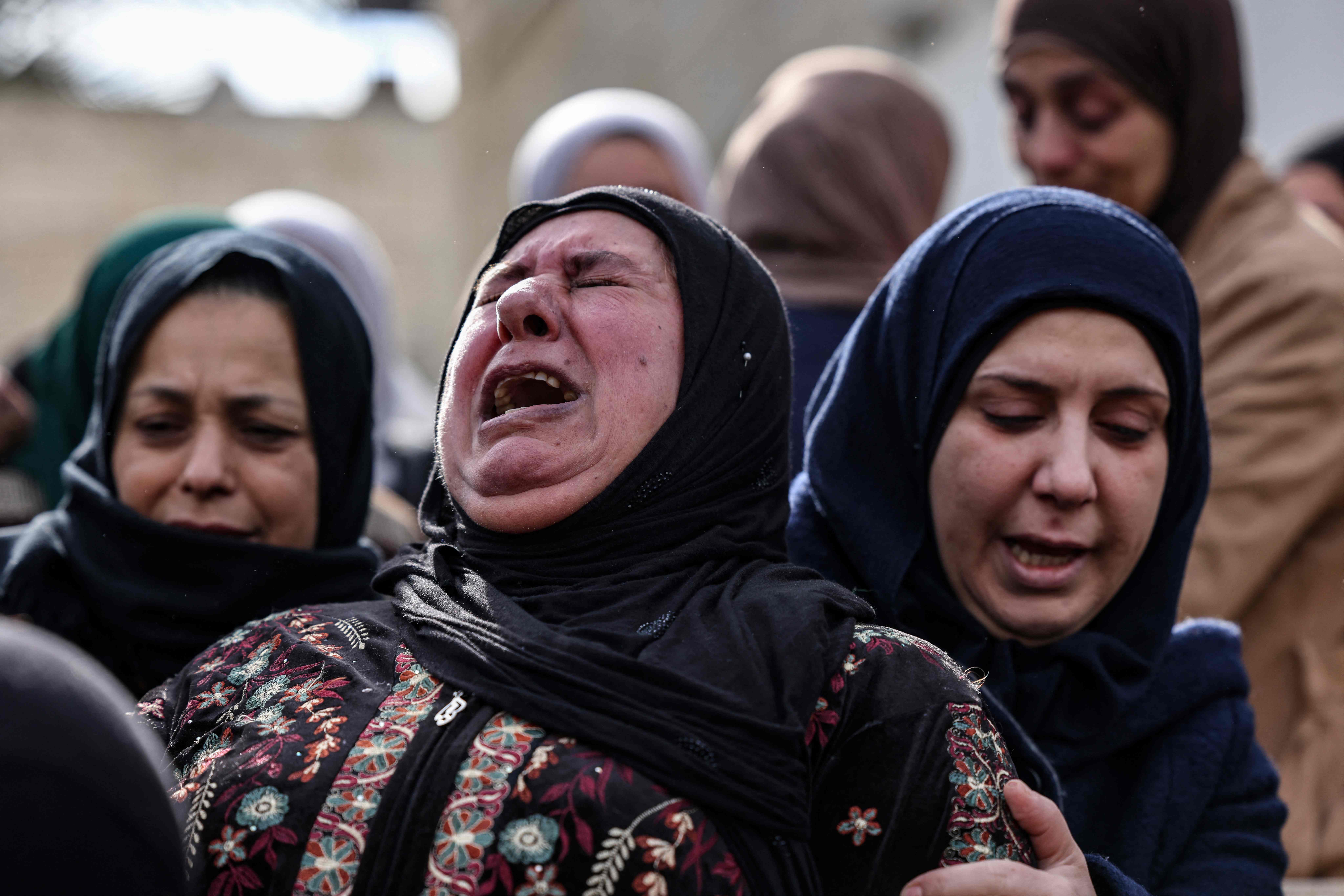 من تشييع جثماني الشهيدين حبيب كميل وعبد الهادي نزال في قباطية جنوب جنين .. تصوير: "الفرنسية"