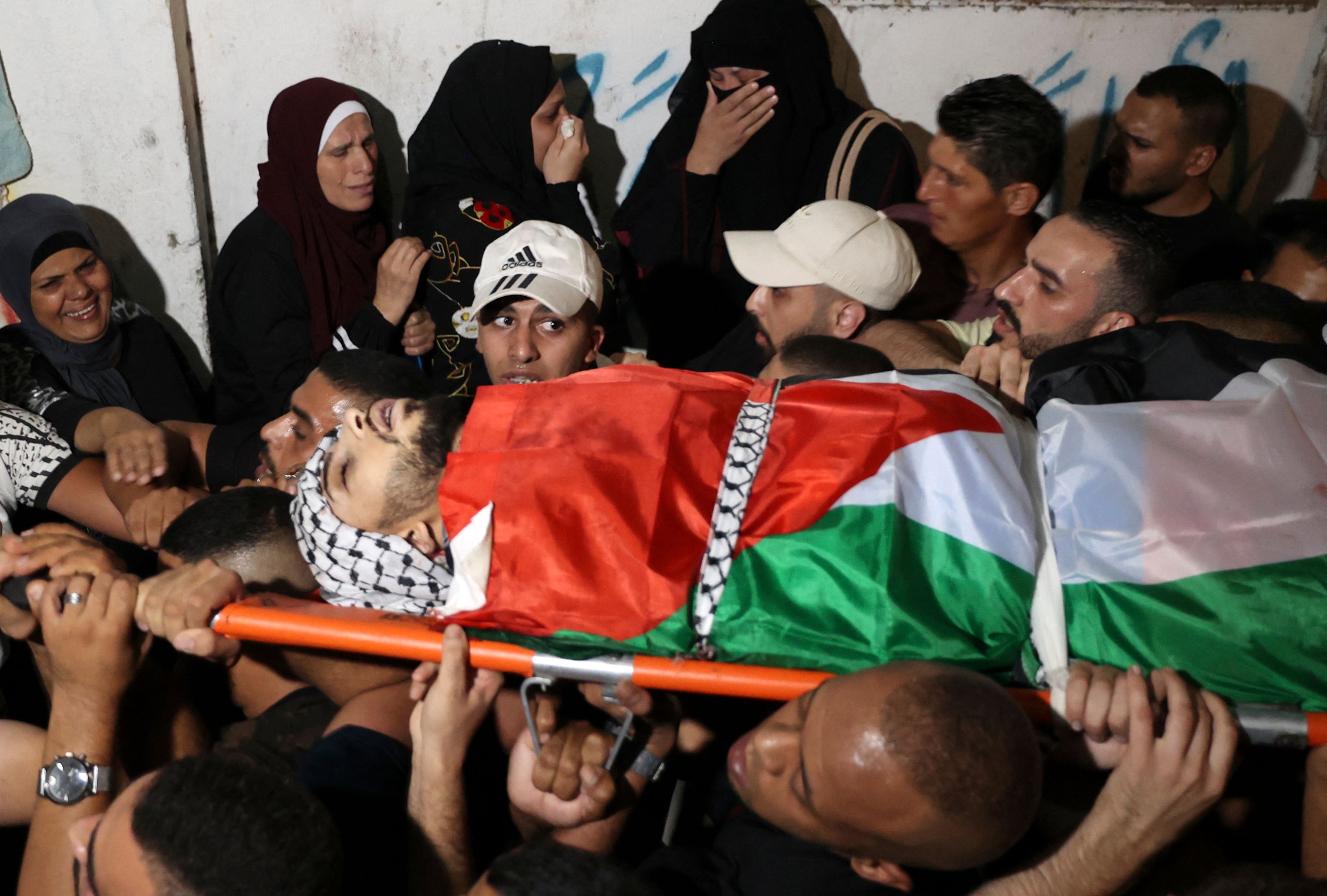 من تشييع الشهيد علاء زغل في نابلس .. تصوير: "الفرنسية"