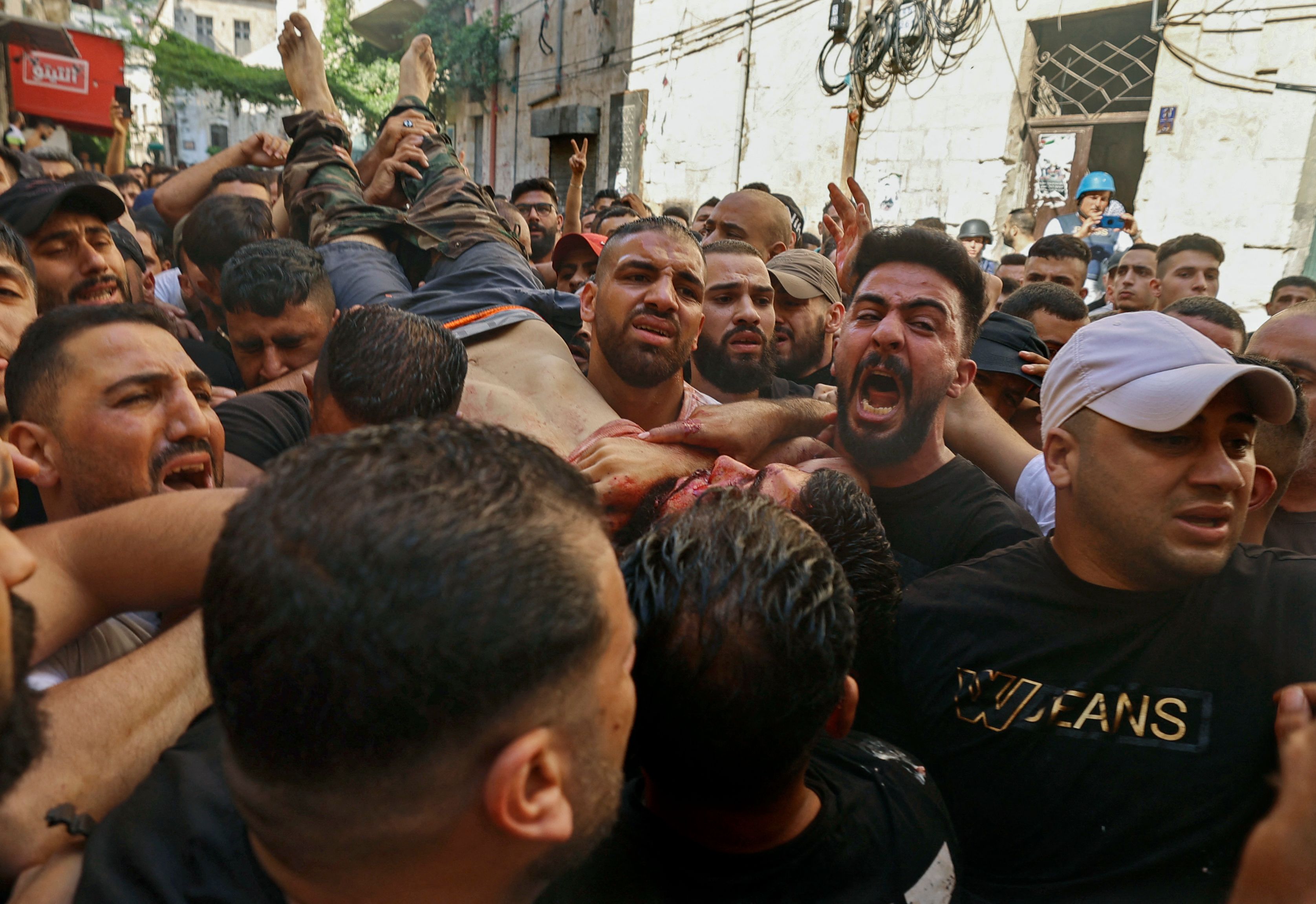 من عملية الاحتلال الإسرائيلي في نابلس .. تصوير: "الفرنسية"