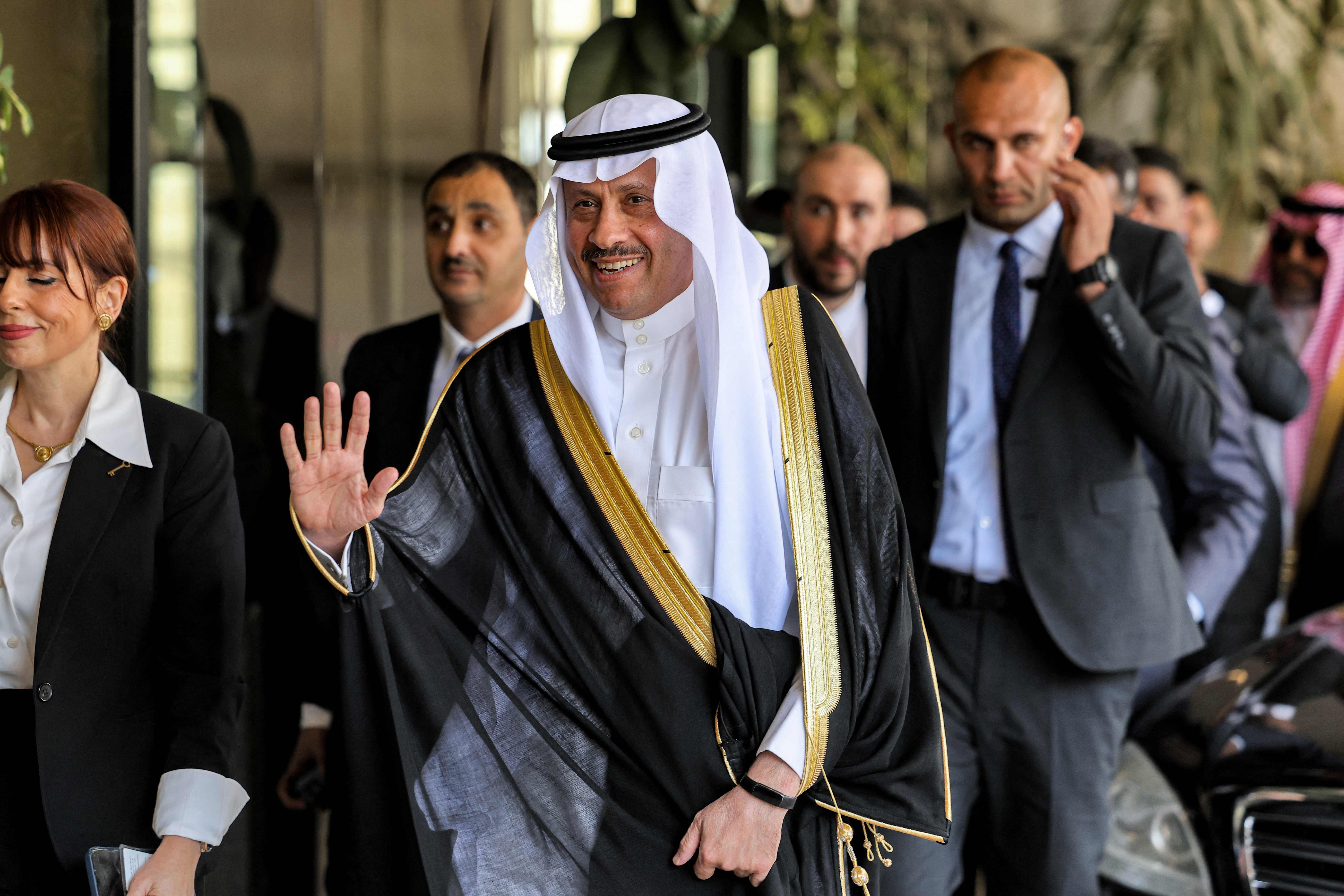 السفير السعودي نايف السديري في زيارة تاريخية لفلسطين .. تصوير: "الفرنسية"