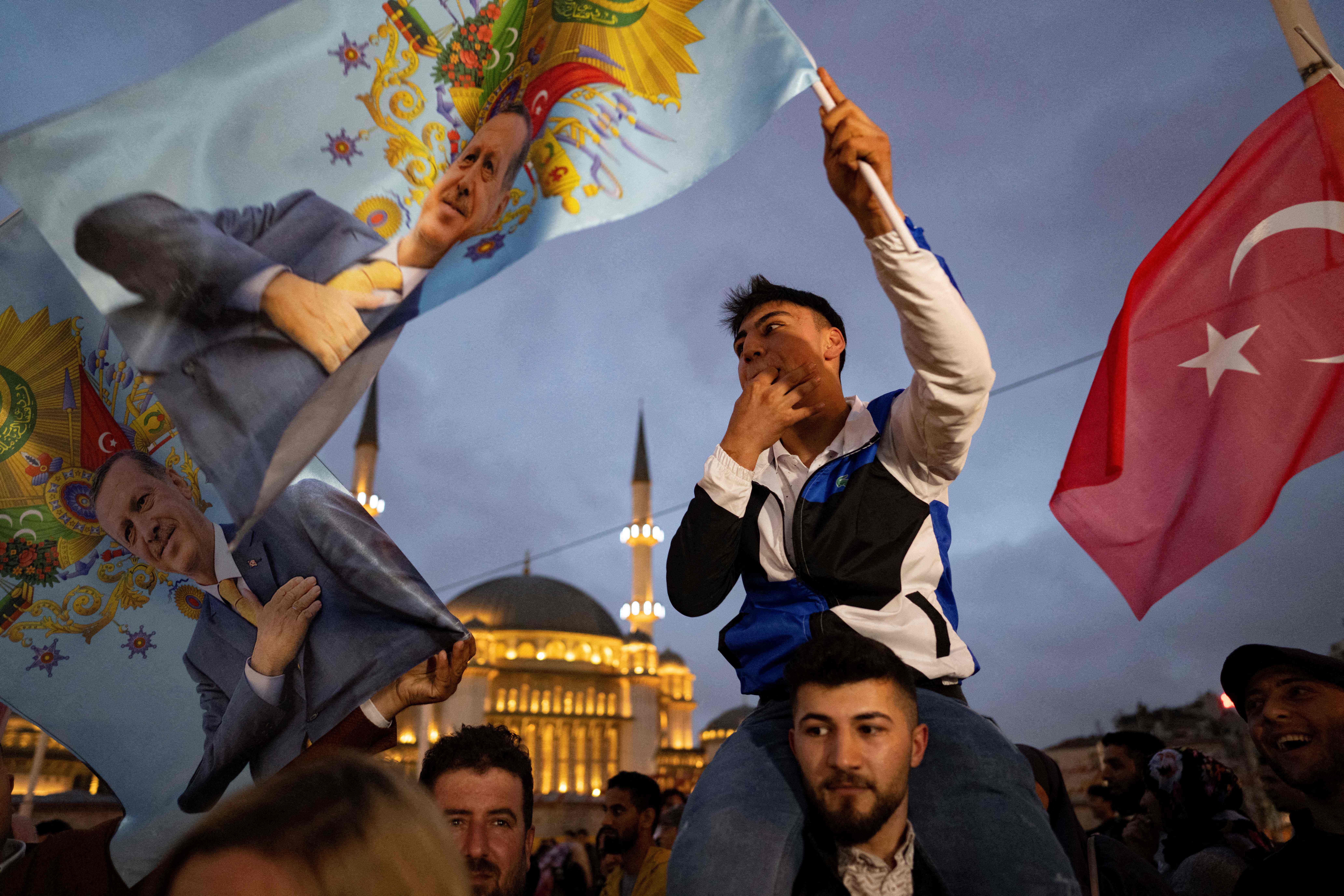 احتفالات الأتراك بفوز أردوغان بالانتخابات الرئاسية.. تصوير: "الفرنسية"
