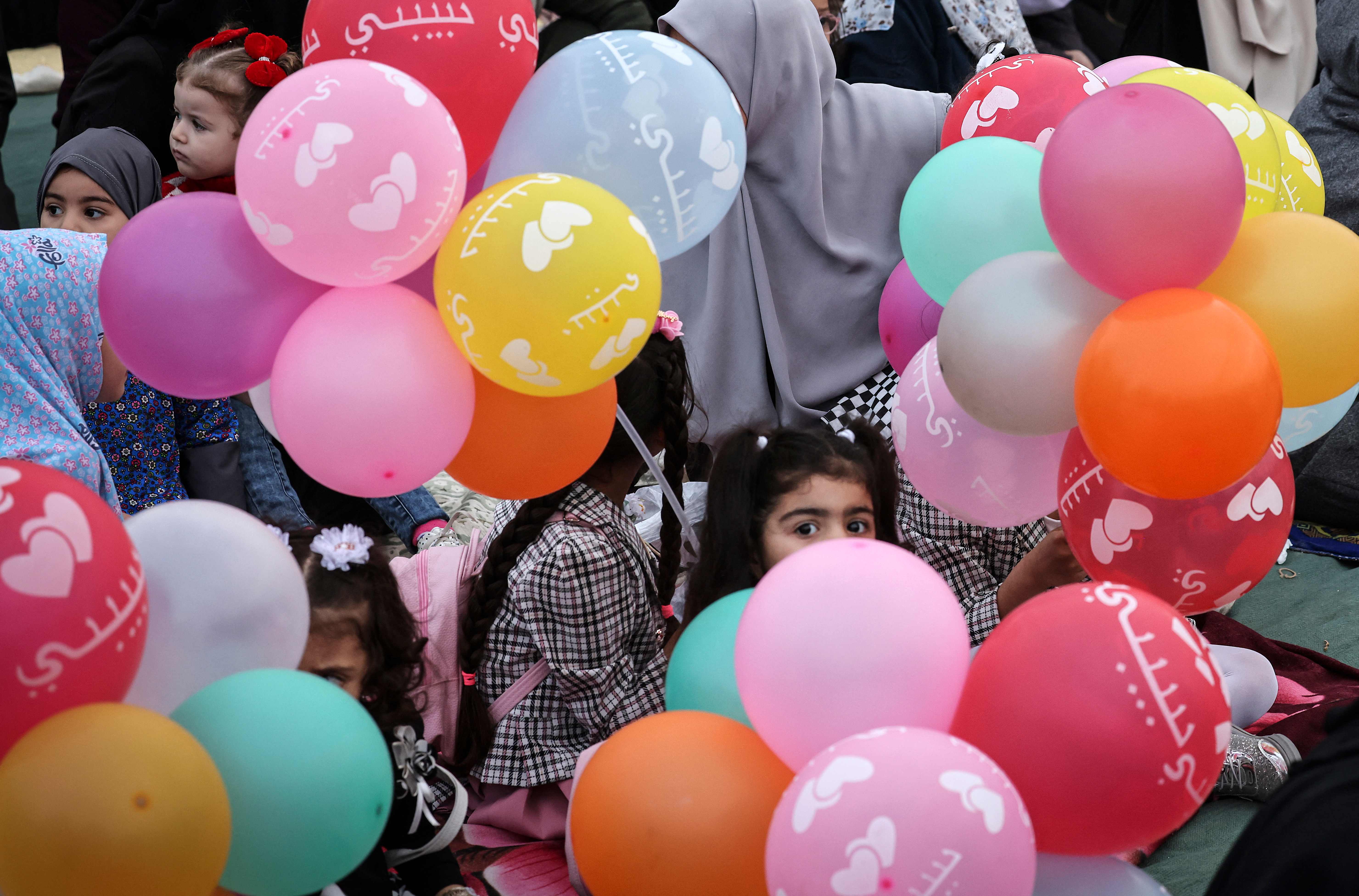من أجواء العيد في الأراضي الفلسطينية .. تصوير: "الفرنسية"