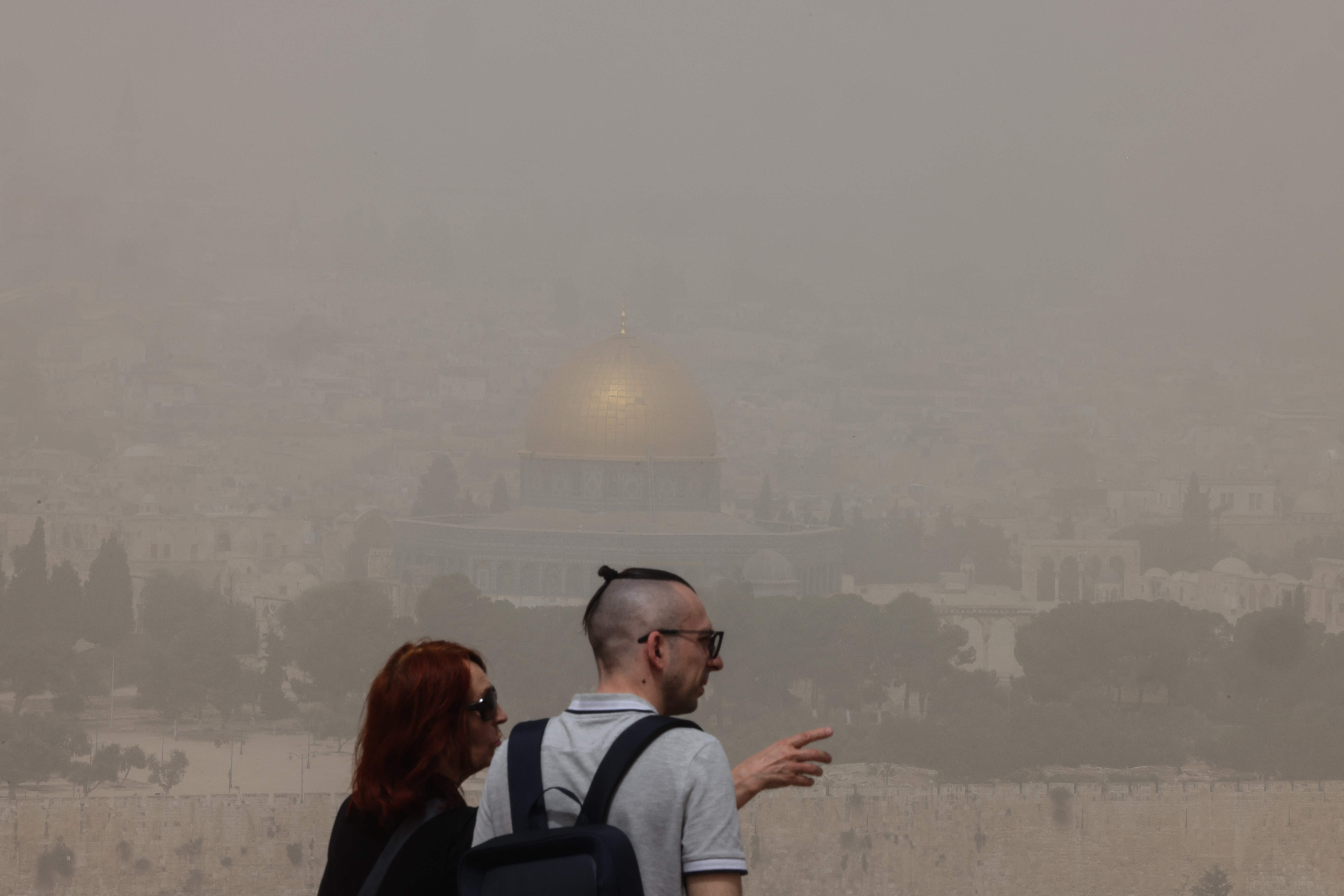 عاصفة رملية في القدس .. تصوير: "الفرنسية"