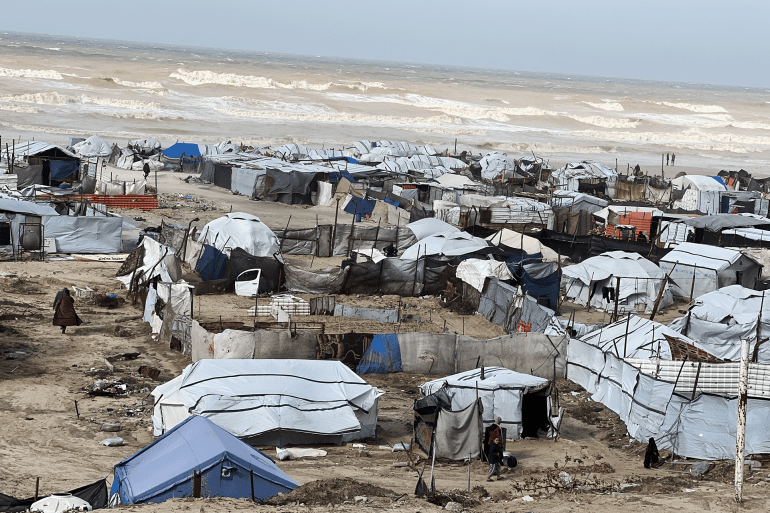 حين تصبح الخيمة وطنًا... كيف أعادت الحرب تشكيل الحياة في غزة؟