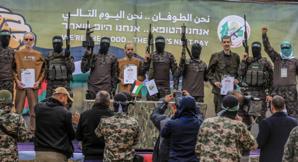 القدس" - دوت كوم - الشرق الأوسط