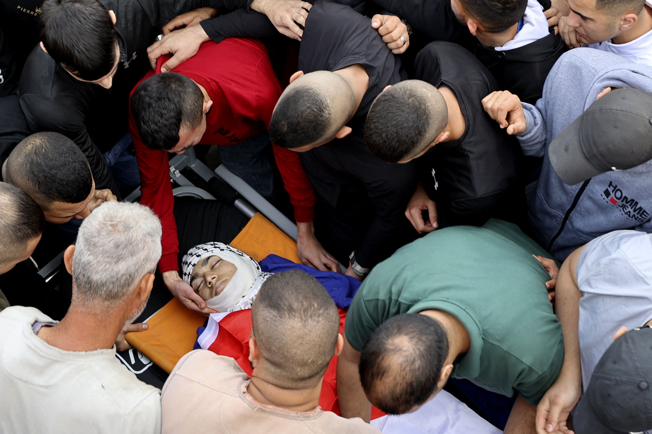 من تشييع الشهيد محمود السعدي في جنين.. تصوير: "الفرنسية"
