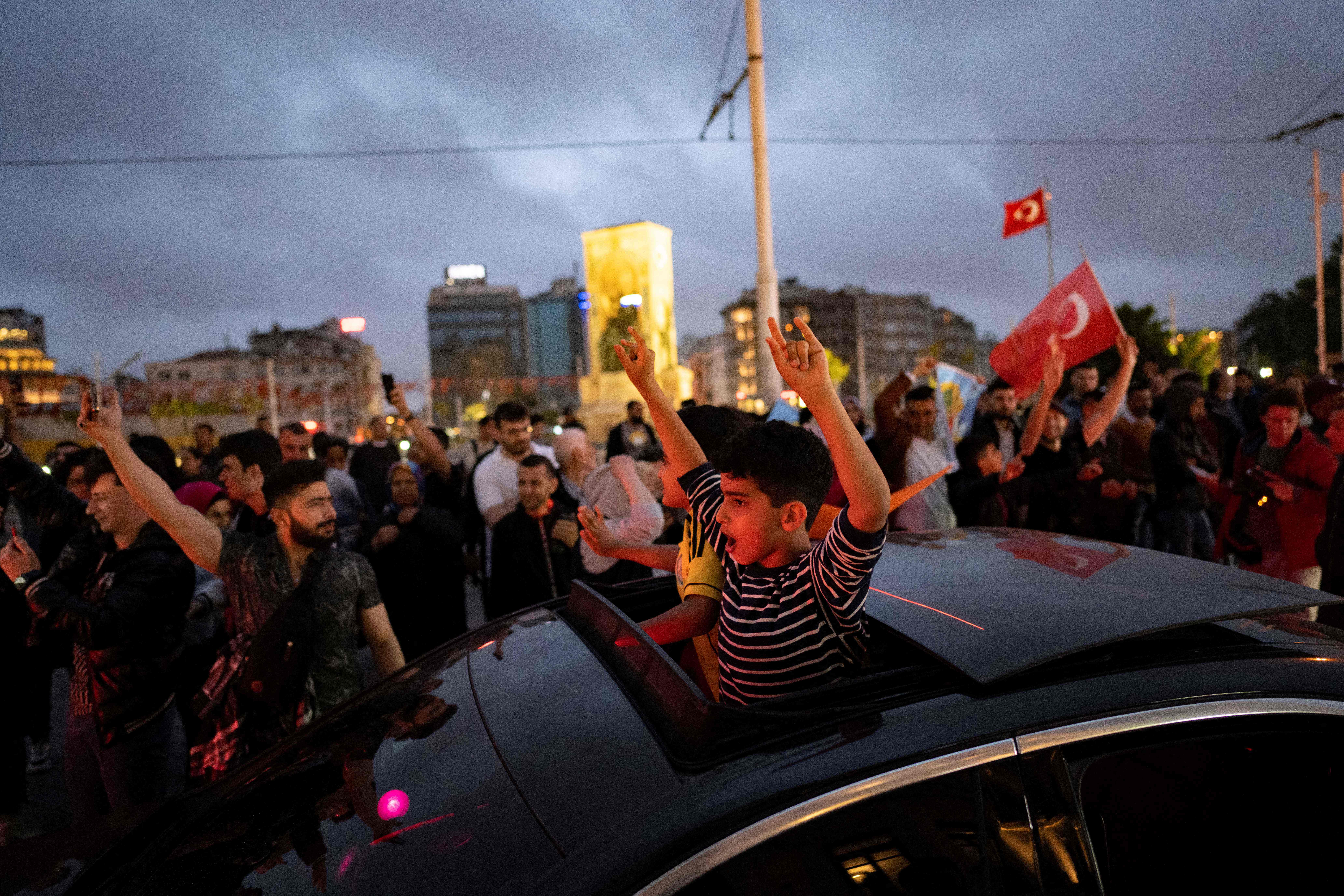 احتفالات الأتراك بفوز أردوغان بالانتخابات الرئاسية.. تصوير: "الفرنسية"