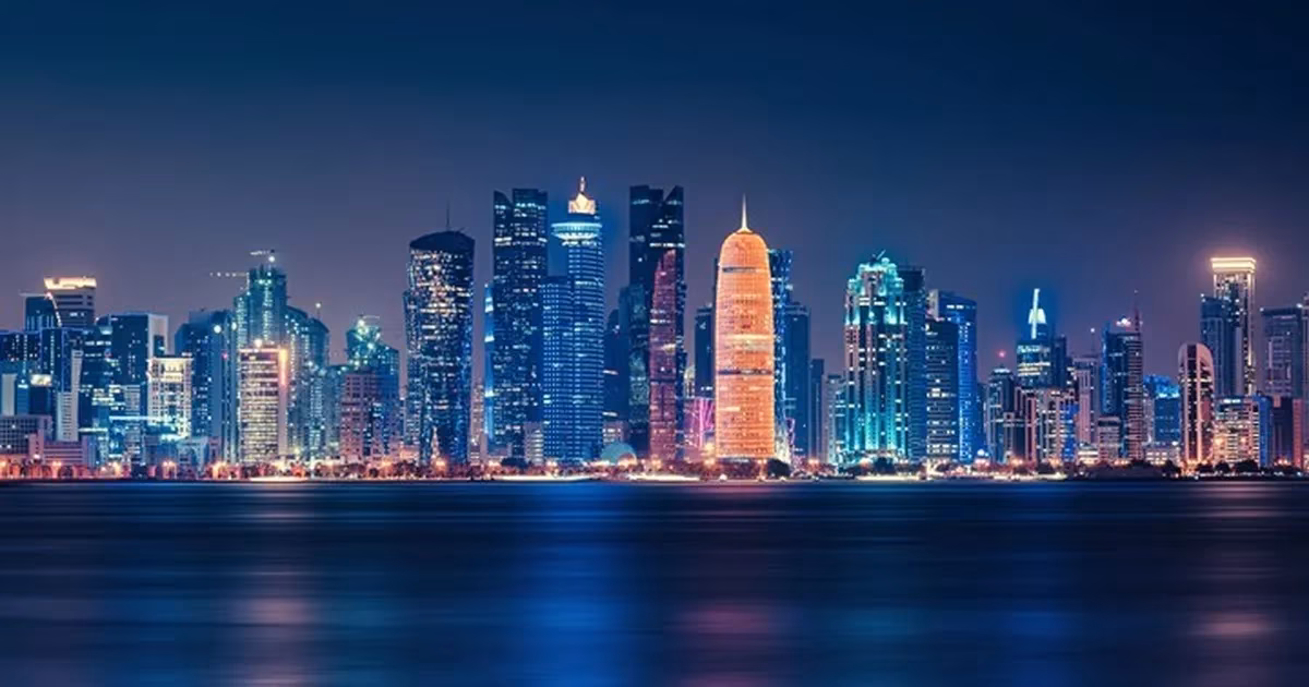 تداعيات الهجمات الإيرانية على قطر: شلل في قطاع الغاز وأزمة اقتصادية تلوح في الأفق
