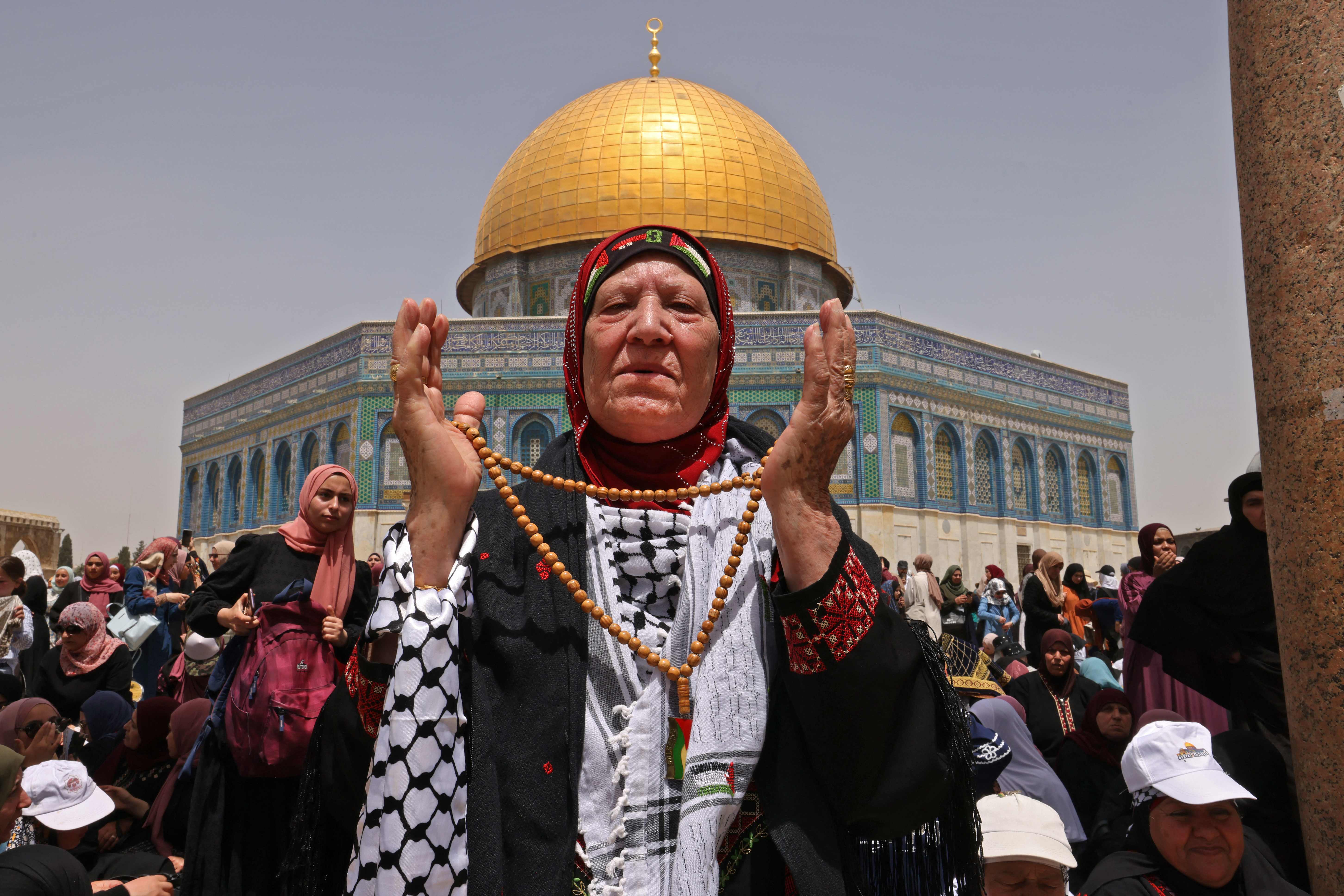 من صلاة الجمعة في الأقصى .. تصوير: "الفرنسية"