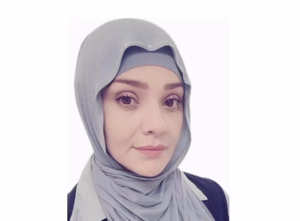 الكاتبة والباحثة وفاء داري