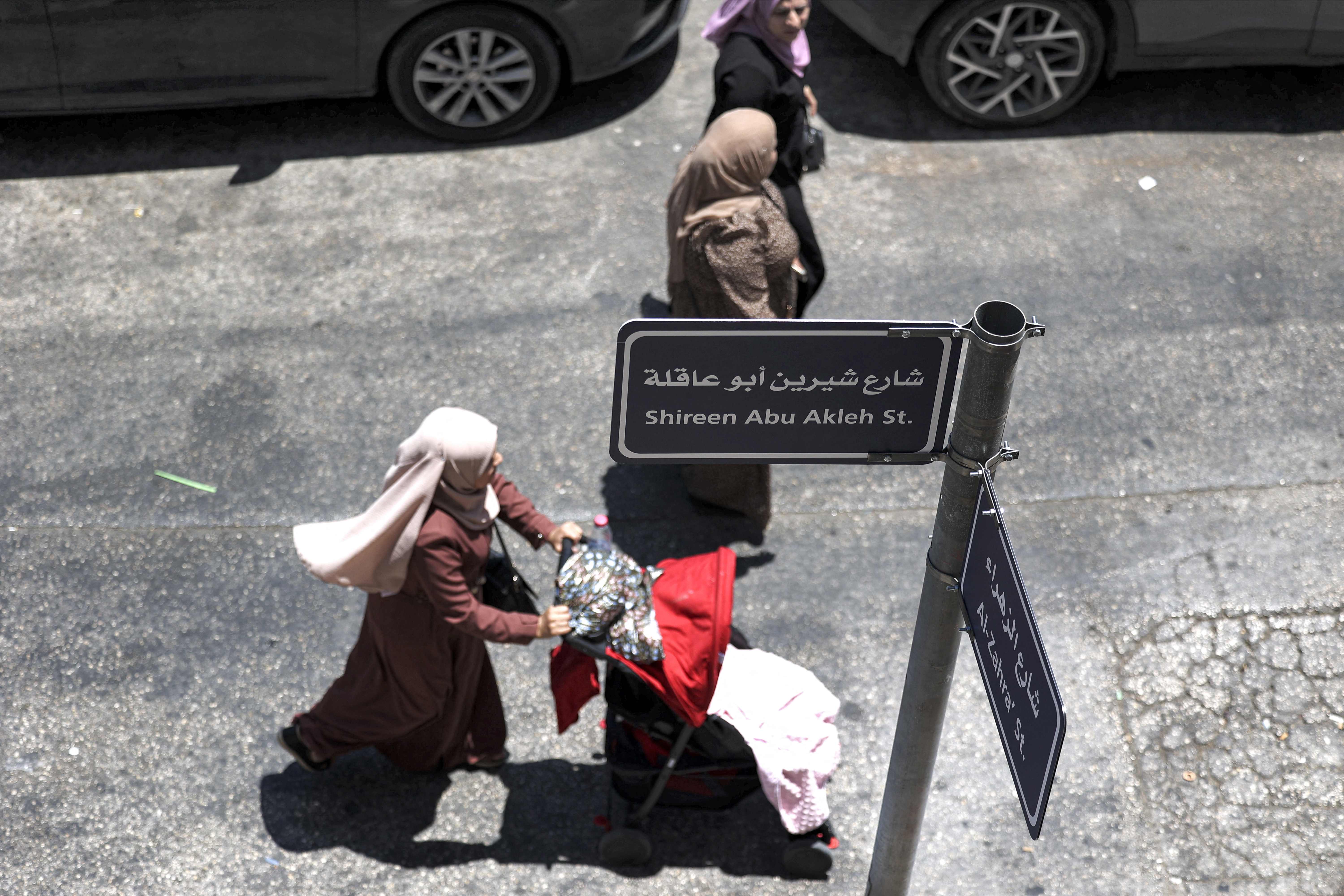 إطلاق اسم شيرين أبو عاقلة على بعض شوارع مدينة بيت لحم .. تصوير: "الفرنسية"