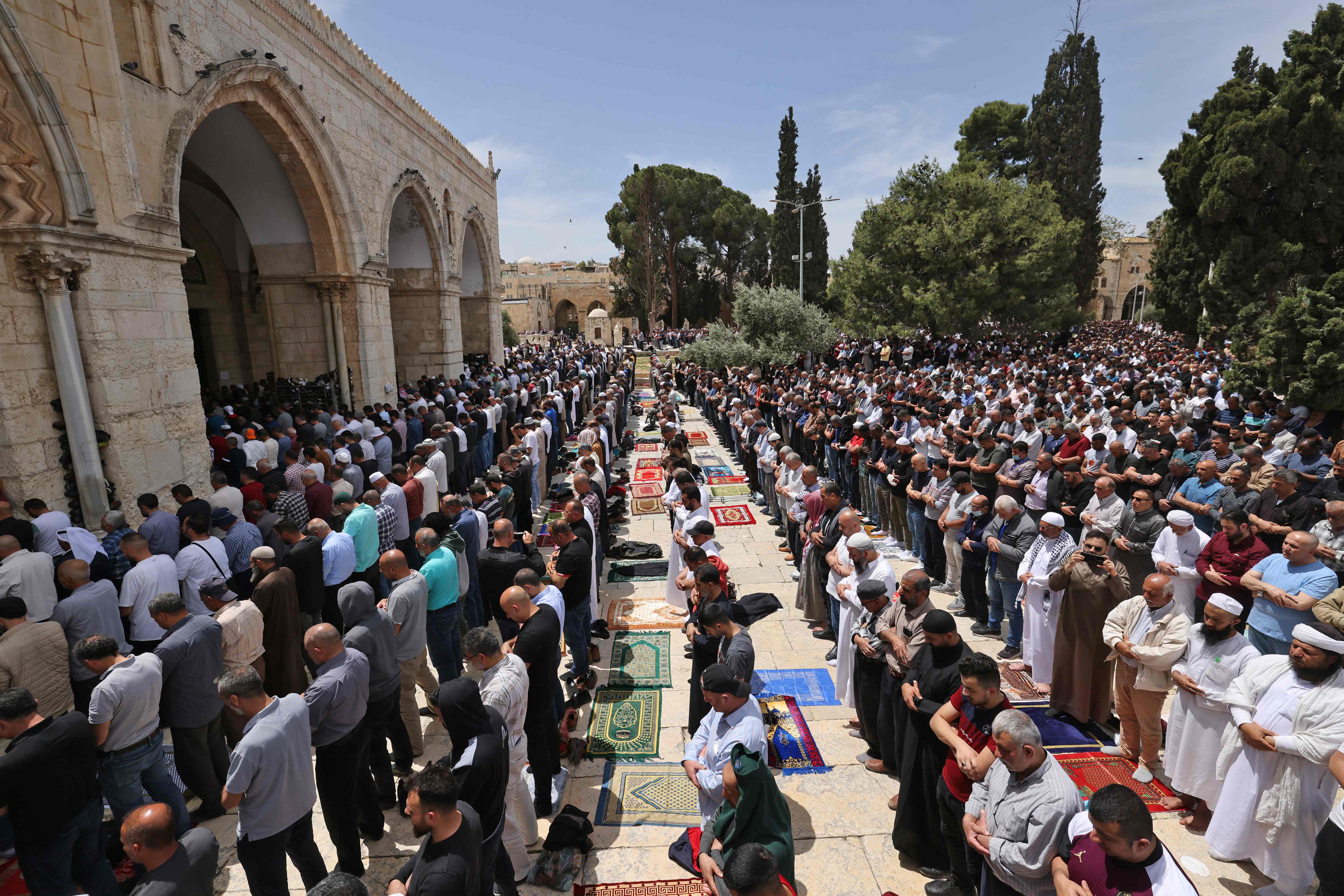 من صلاة الجمعة في الأقصى .. تصوير: "الفرنسية"