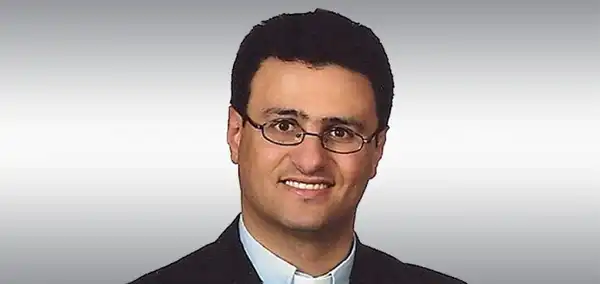 القس سامر عازر