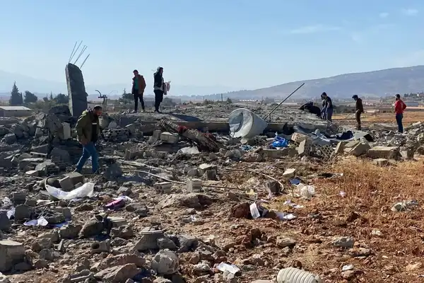 القدس" - دوت كوم - الشرق الأوسط