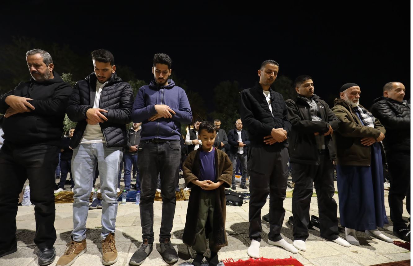 من صلاة التراويح في المسجد الأقصى مساء الخميس