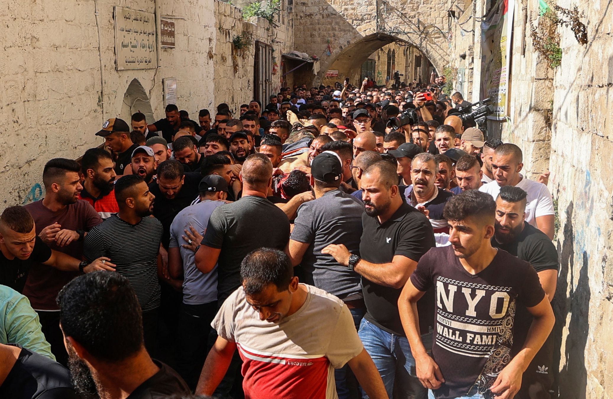 من عملية الاحتلال الإسرائيلي في نابلس .. تصوير: "الفرنسية"