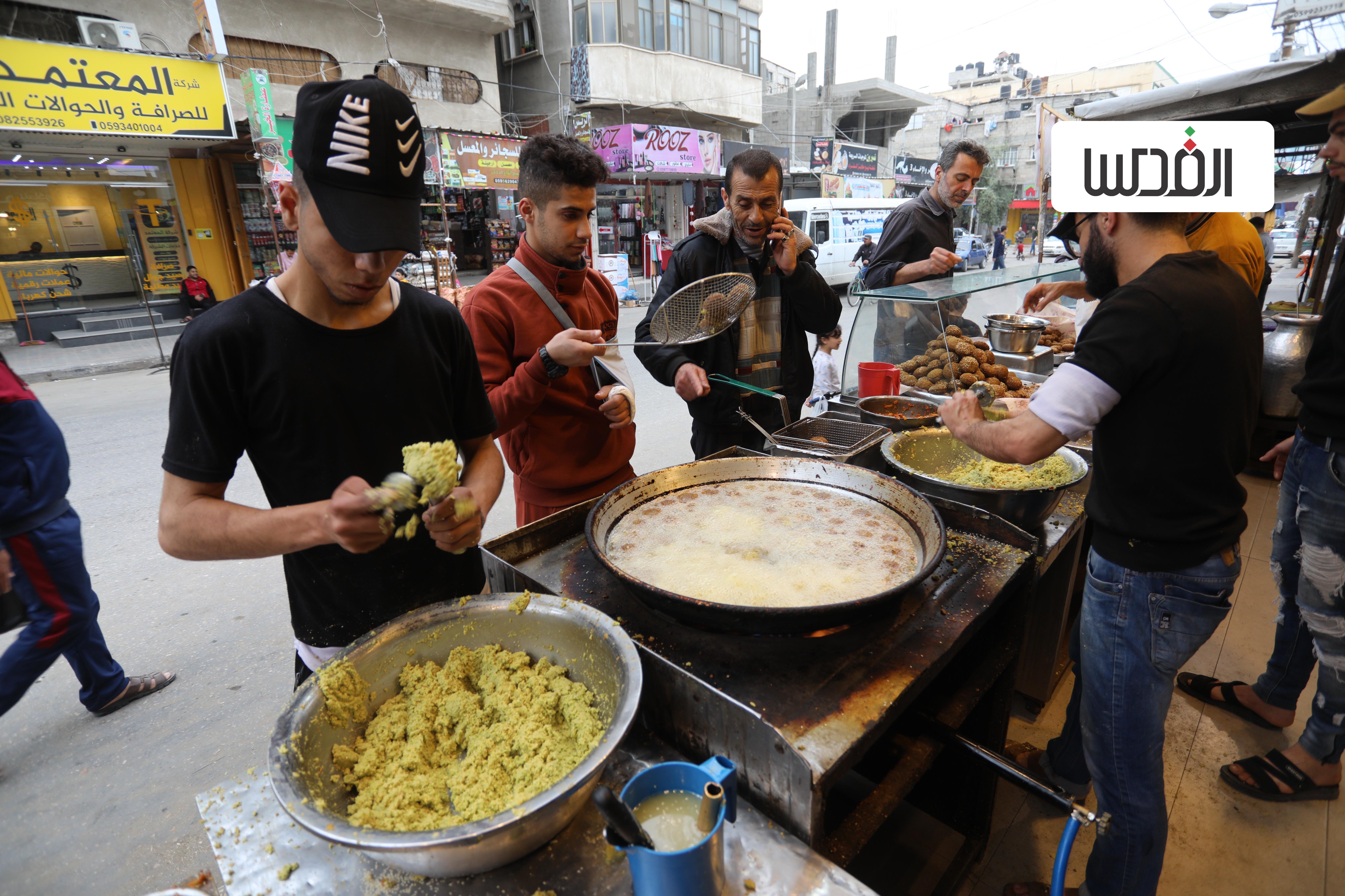 من أجواء رمضان في مخيم المغازي وسط قطاع غزة .. عدسة: "القدس" دوت كوم