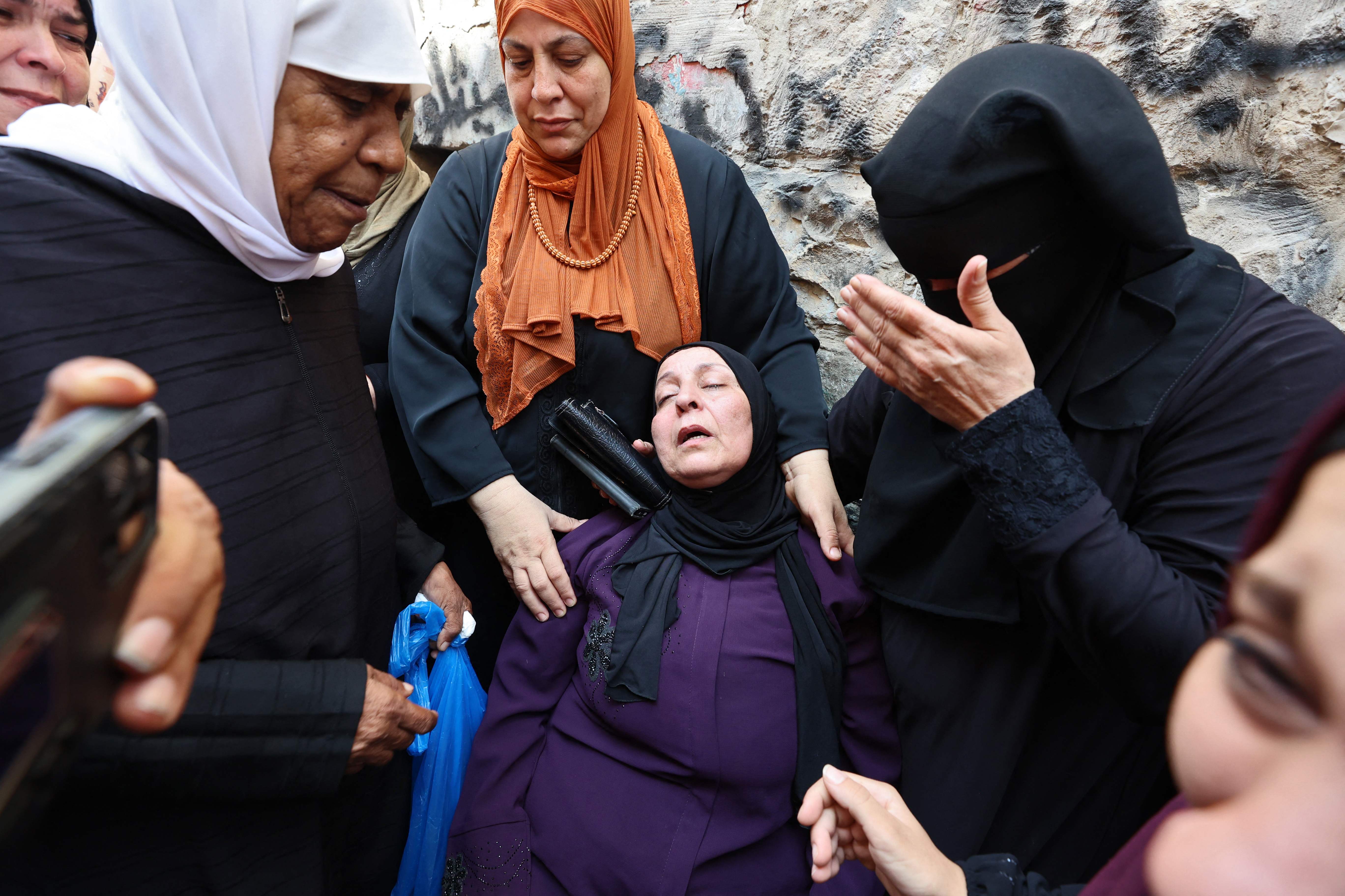 من تشييع الشهيد مصطفى الكستوني .. تصوير: "الفرنسية"